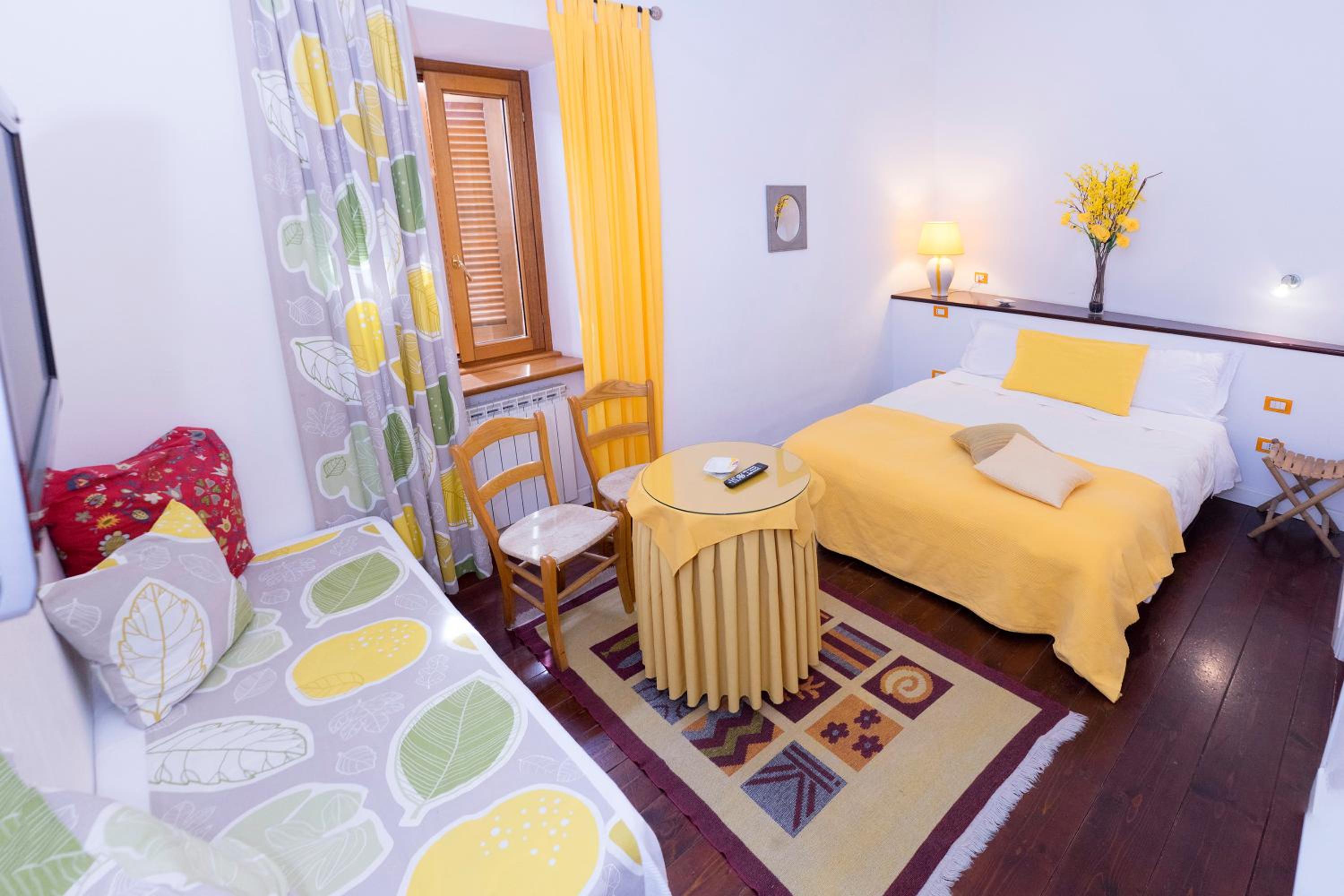 Double or Twin Room - Photo 4