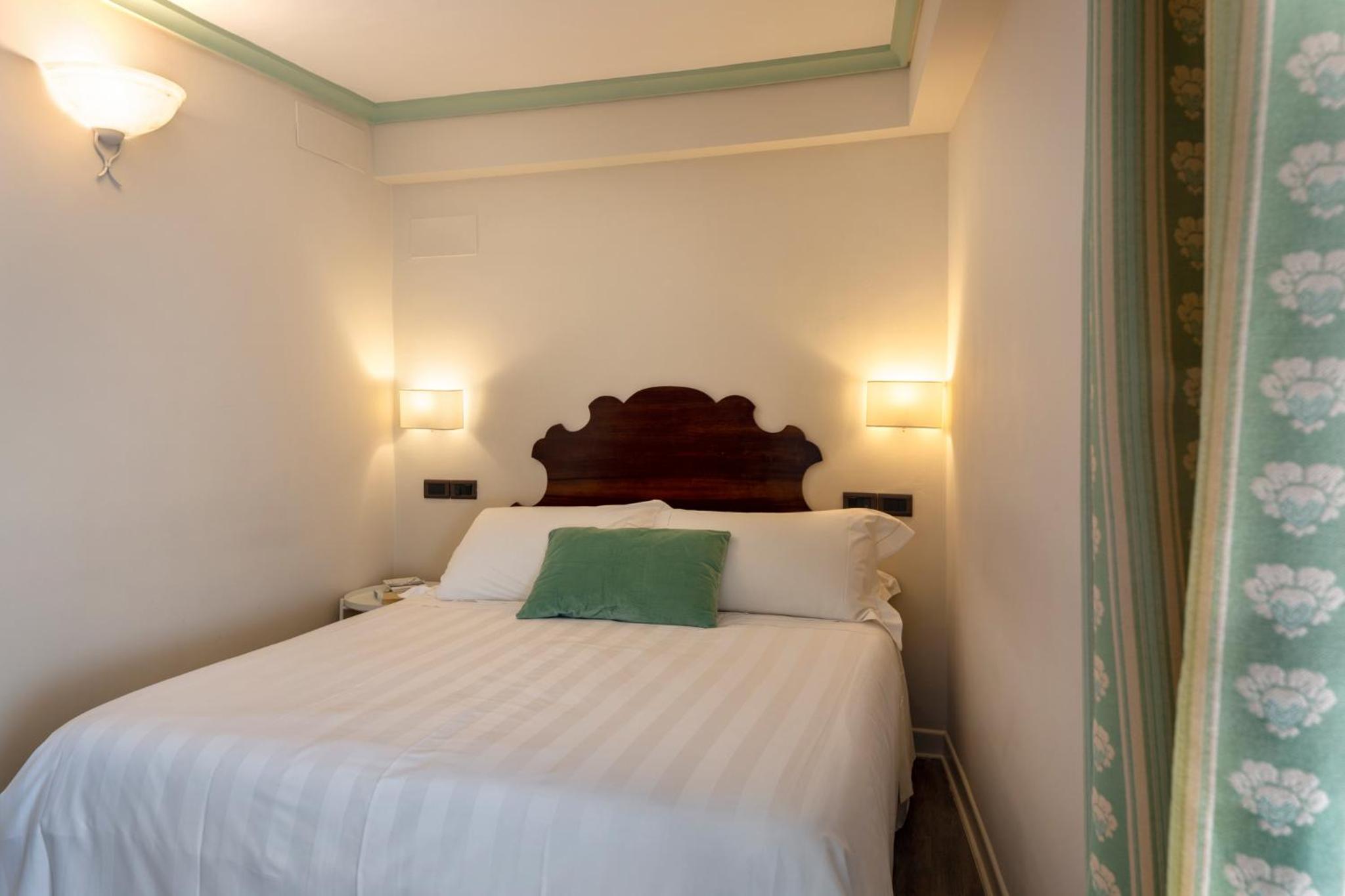 Small Double Room photo 3