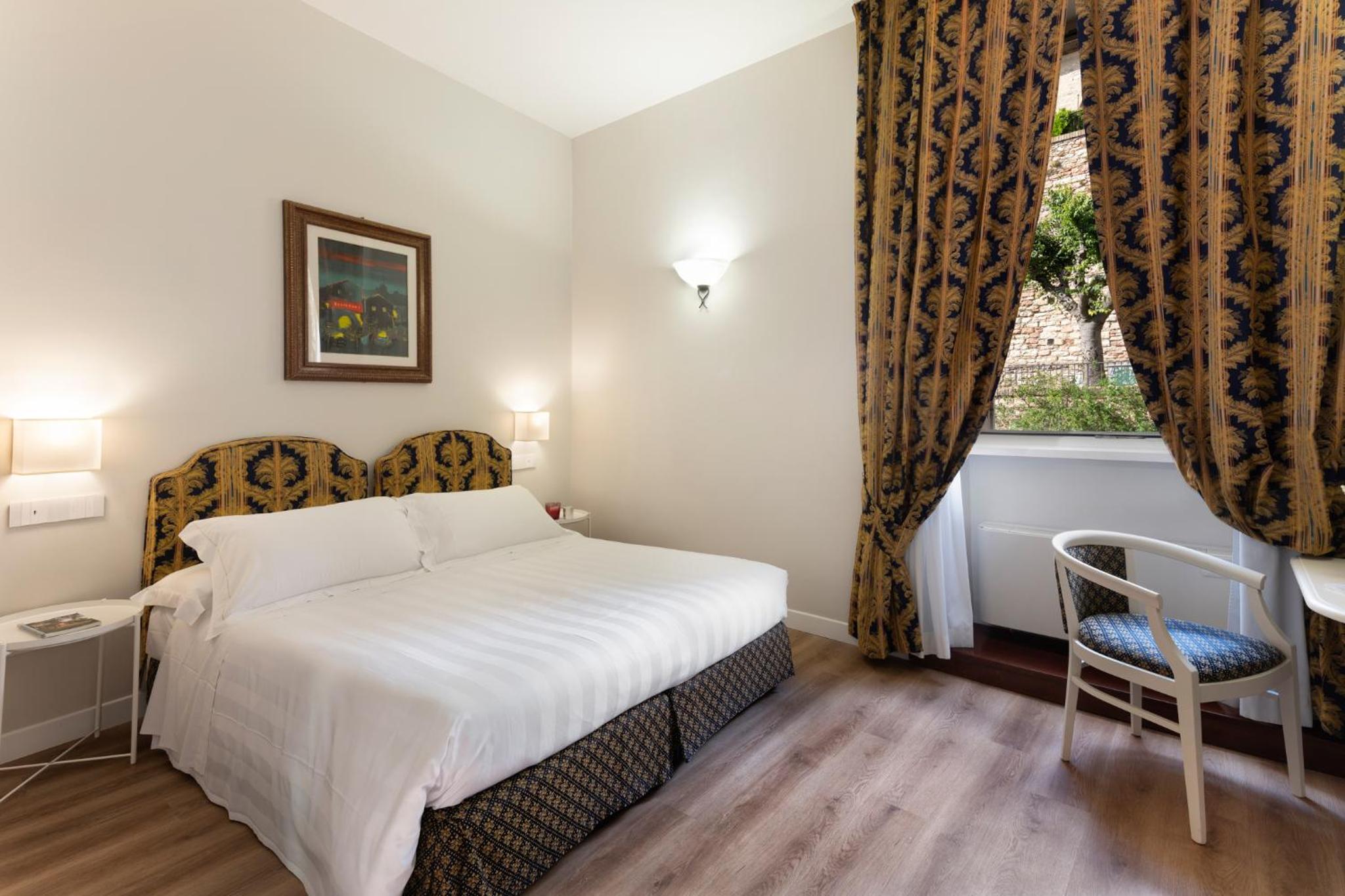 Classic Double or Twin Room - Photo 1