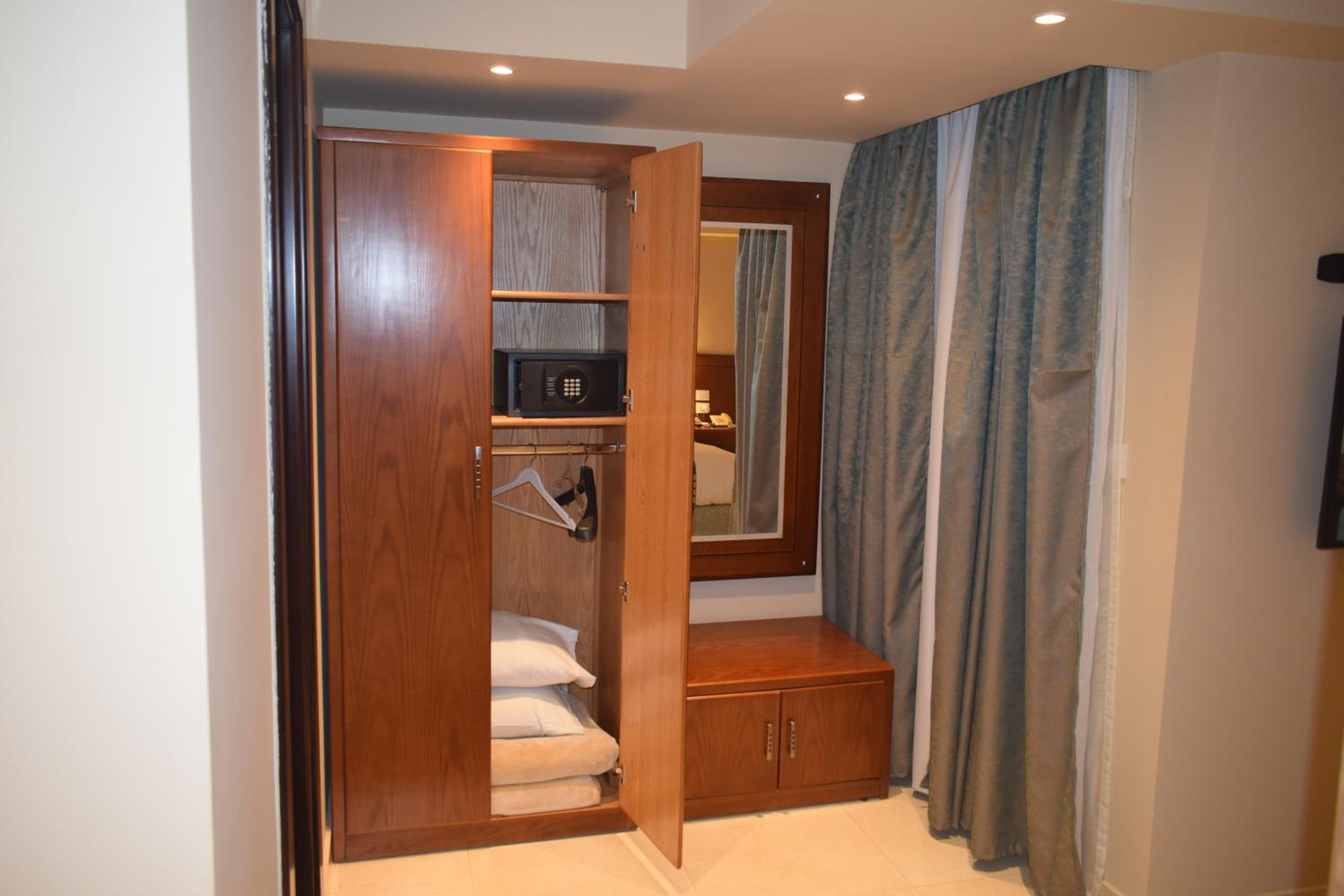 Deluxe Twin Room - Photo 4