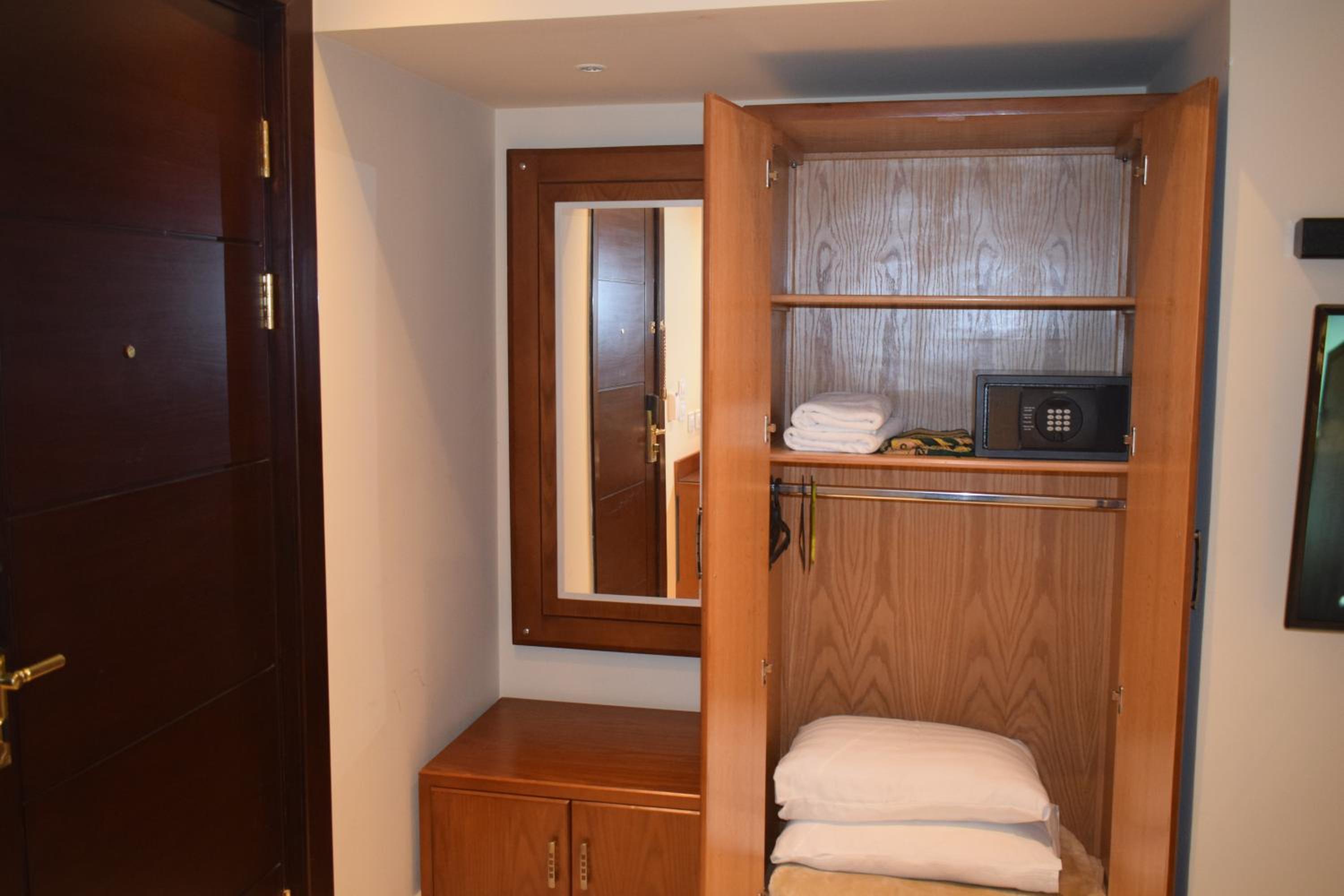 Deluxe Double Room - Photo 8