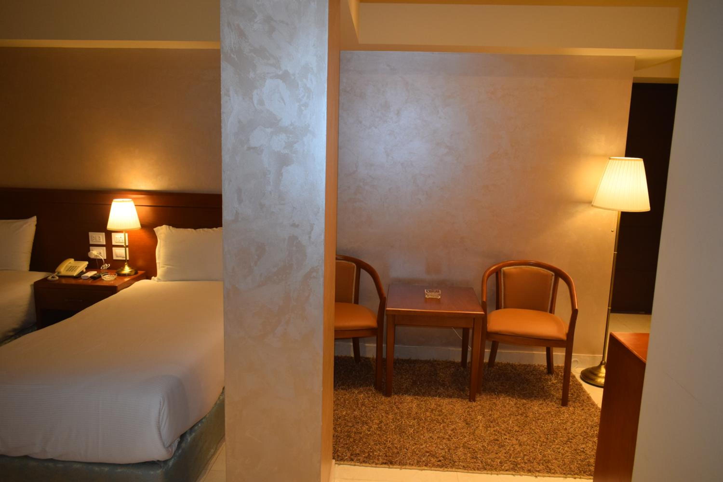 Deluxe Twin Room - Photo 21
