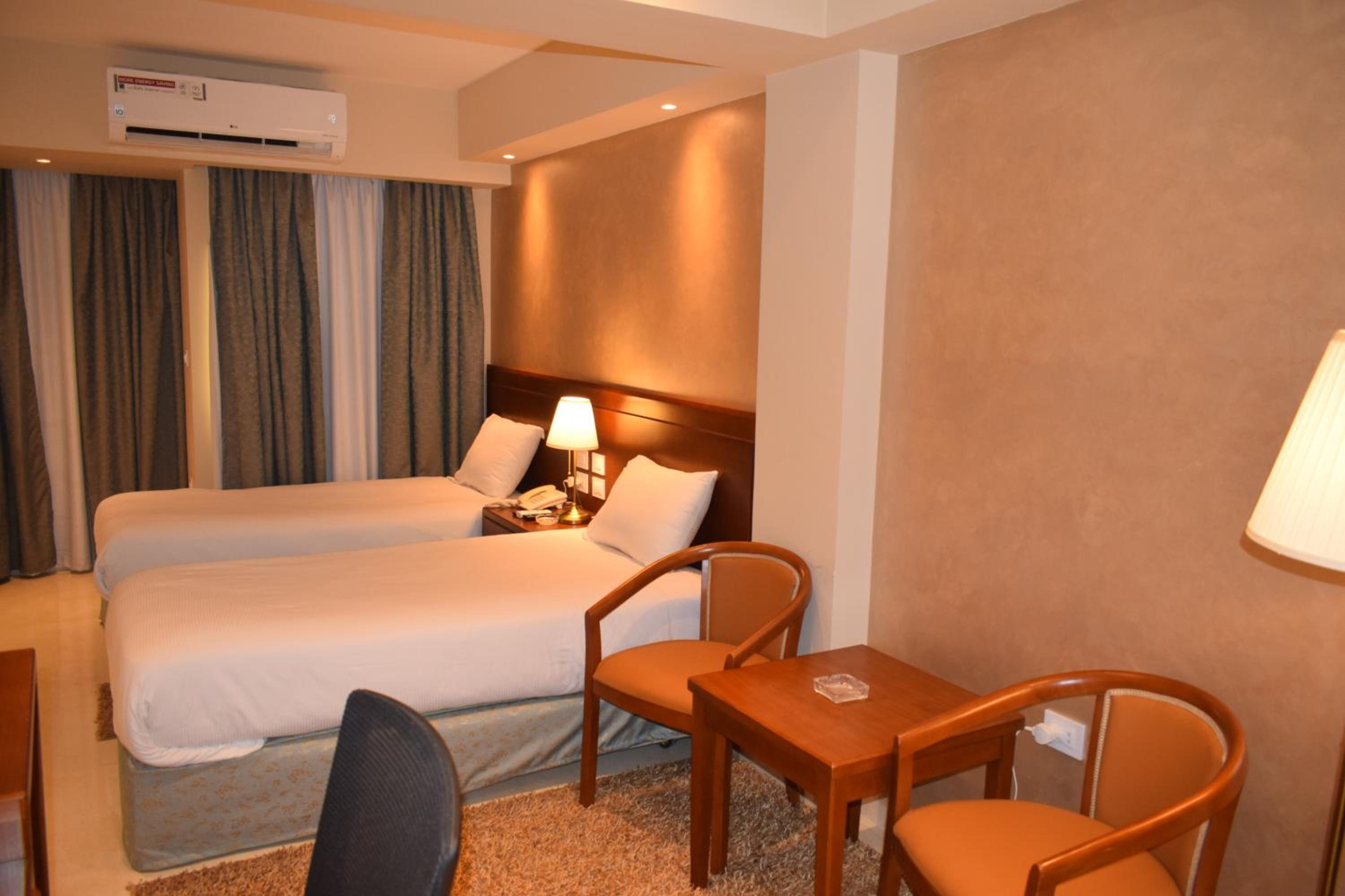 Deluxe Twin Room - Photo 22