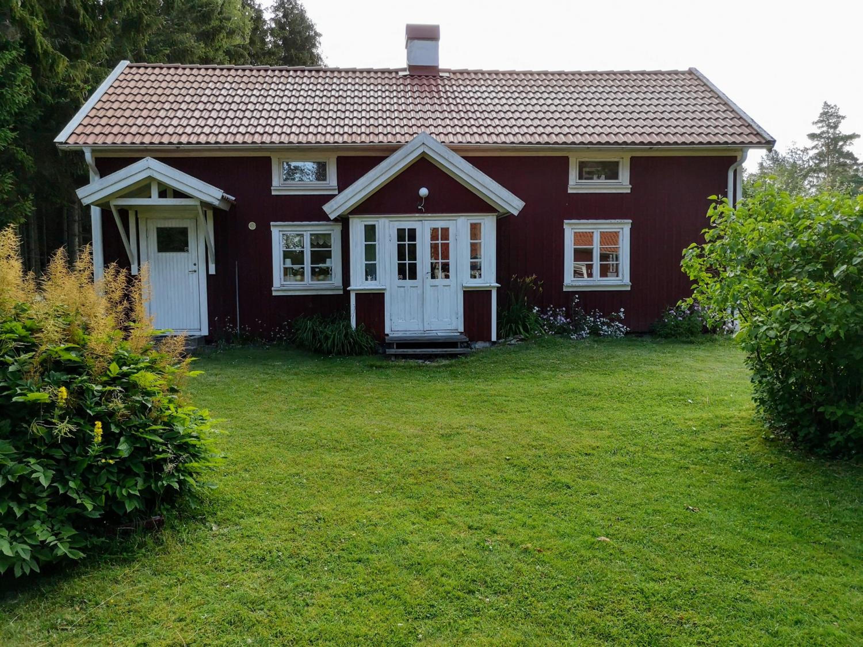 Two-Bedroom House photo 2