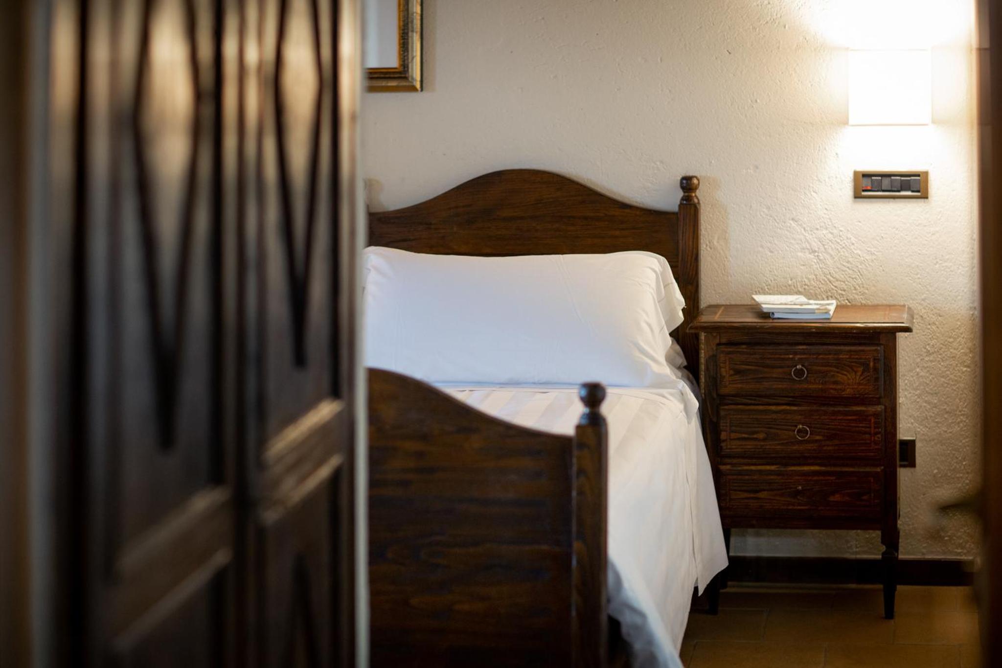Classic Double or Twin Room - Photo 5
