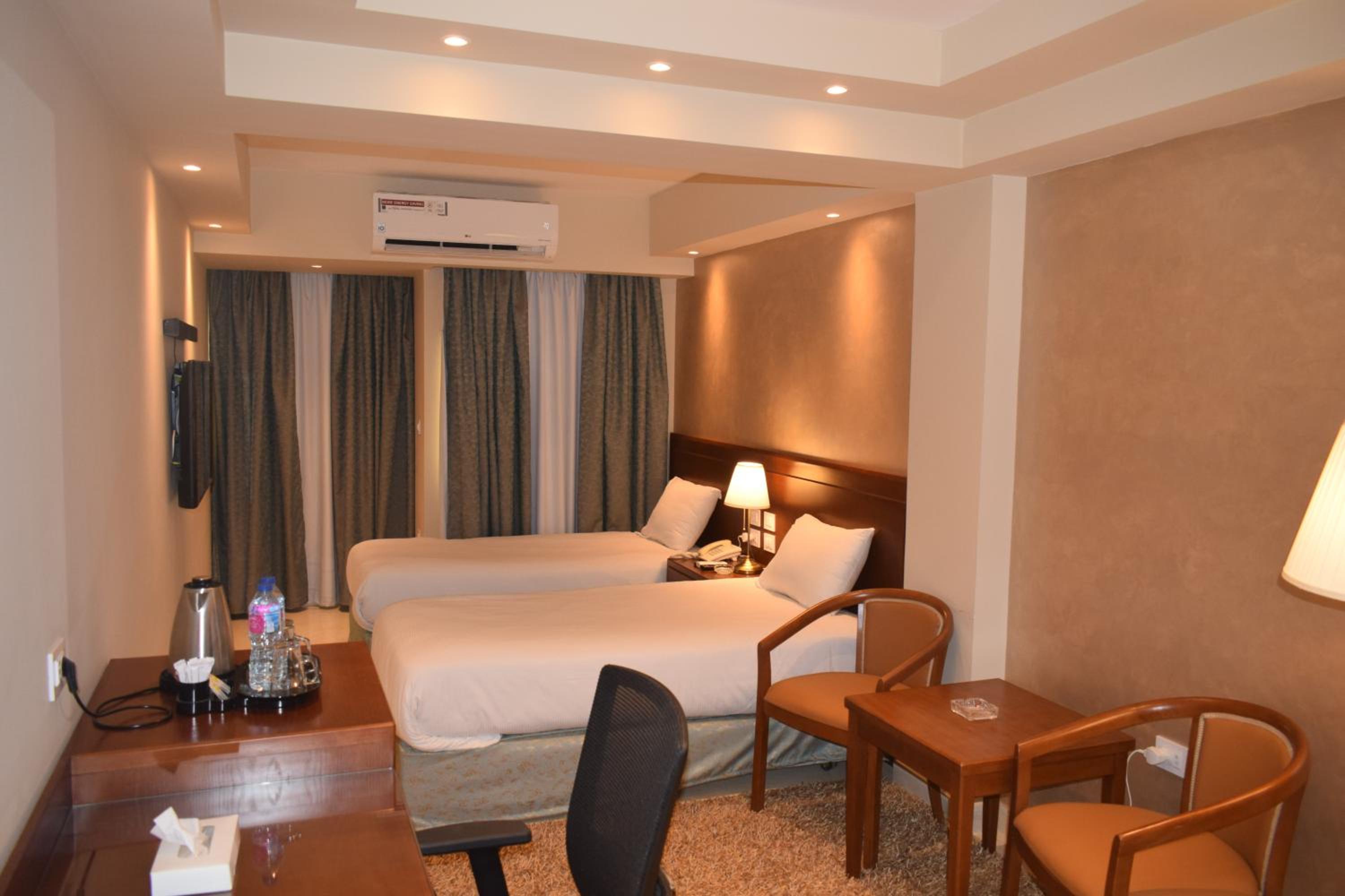 Deluxe Twin Room - Photo 7