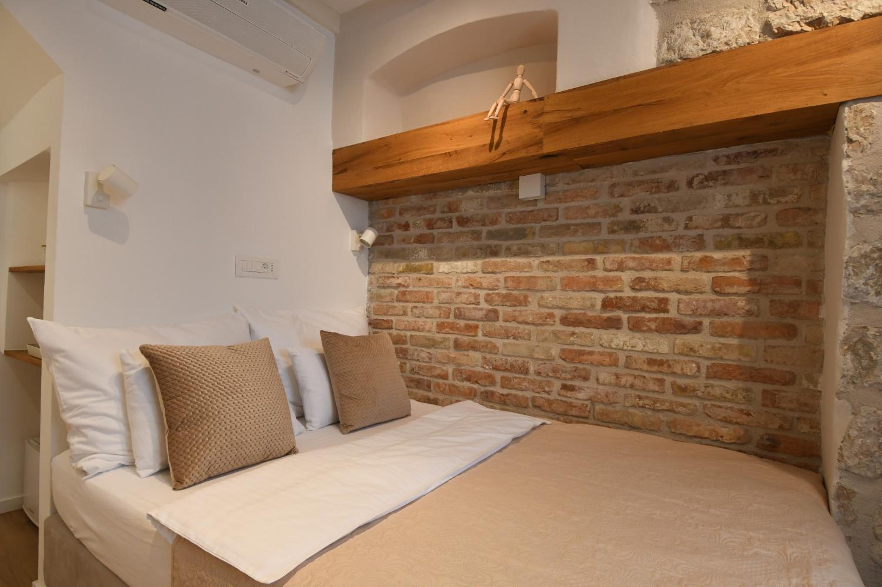 Standard Double Room photo 3