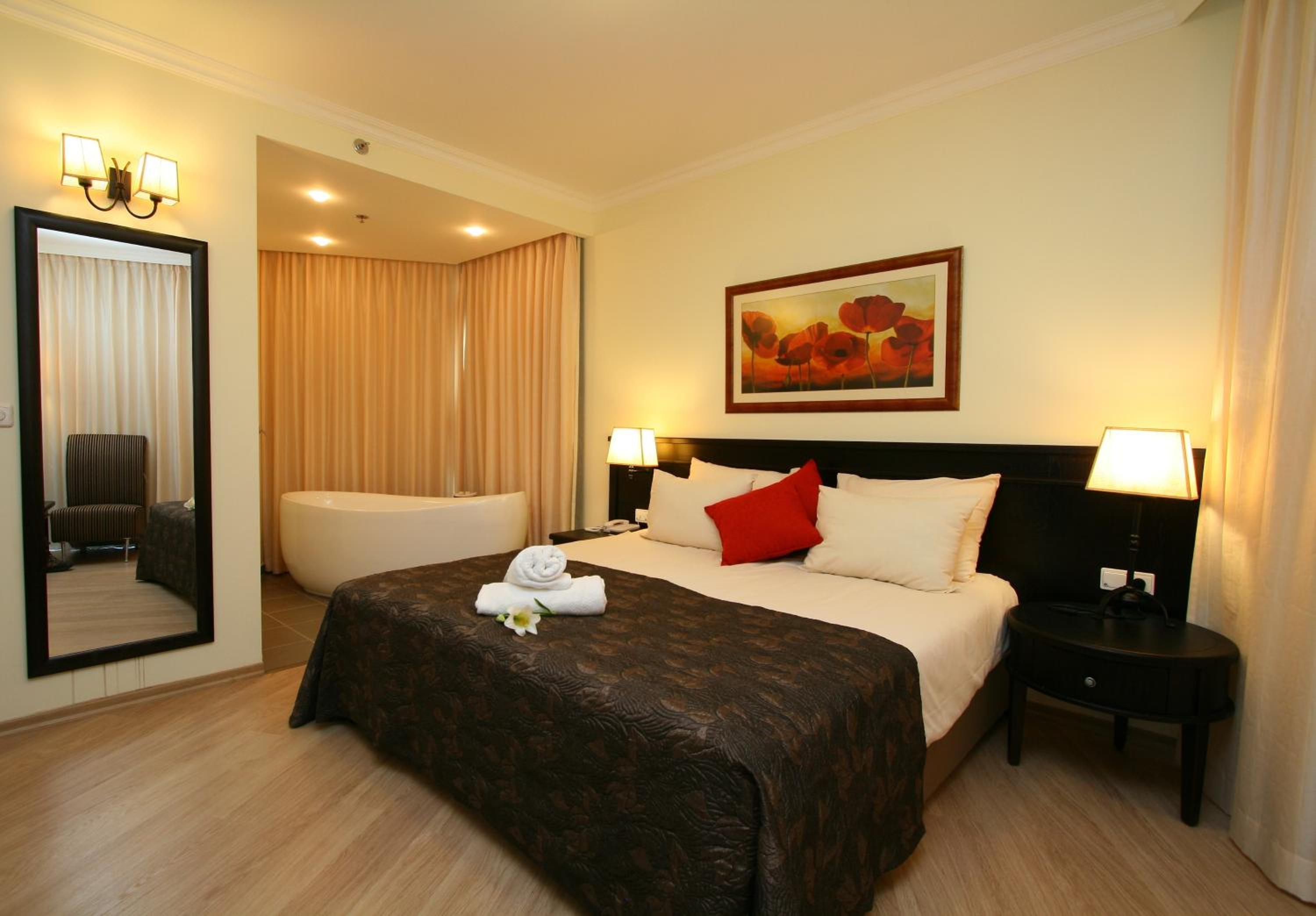  Boutique Garden Room - Photo 10