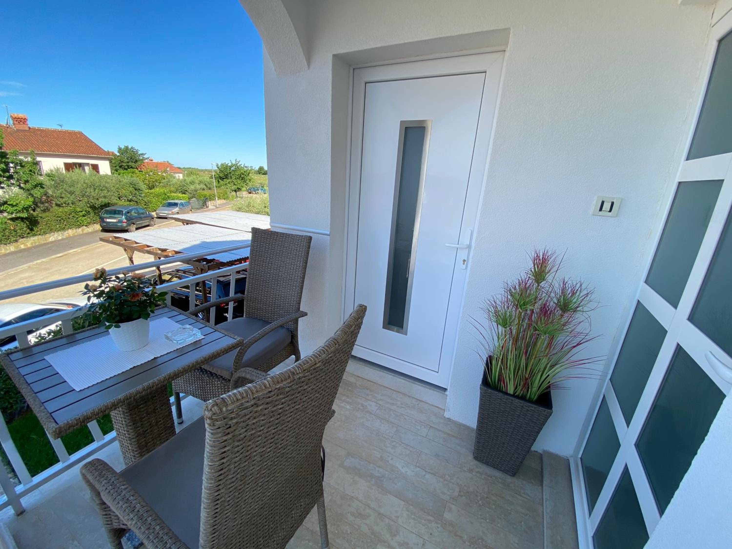 Apartment with Balcony - Photo 30