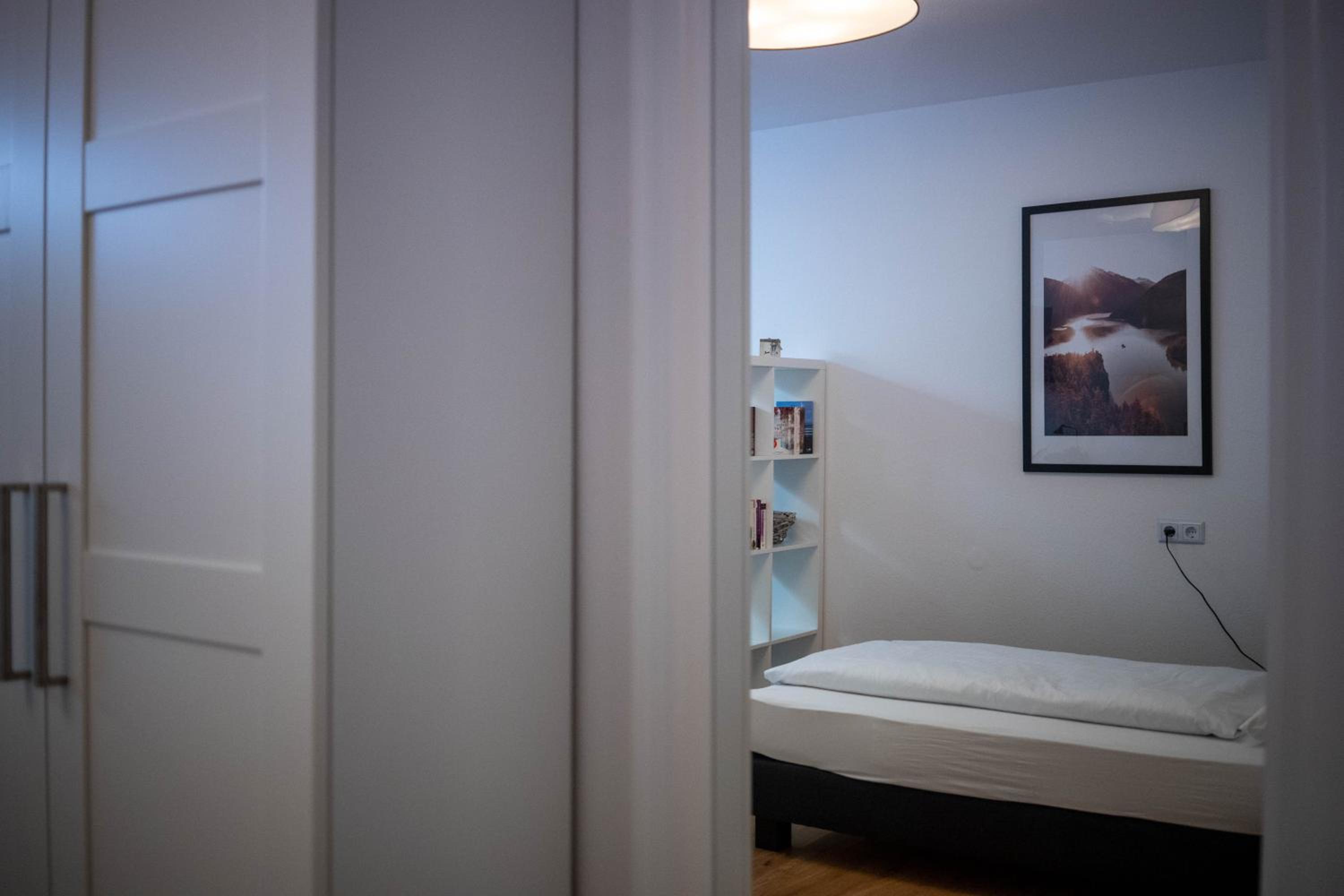 Apartment Economy - Photo 7