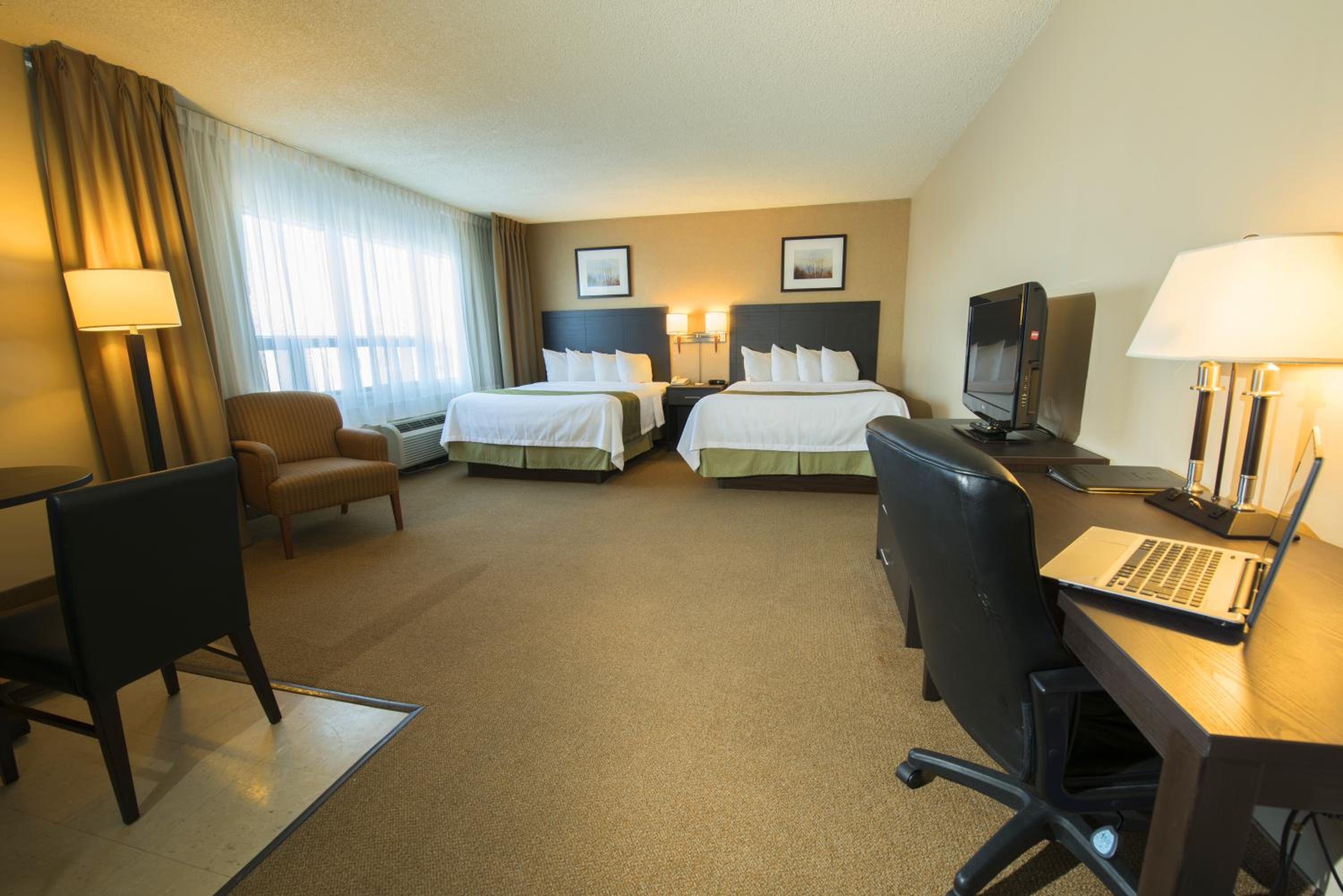 Suite with Two Queen Beds - Non-Smoking photo 2