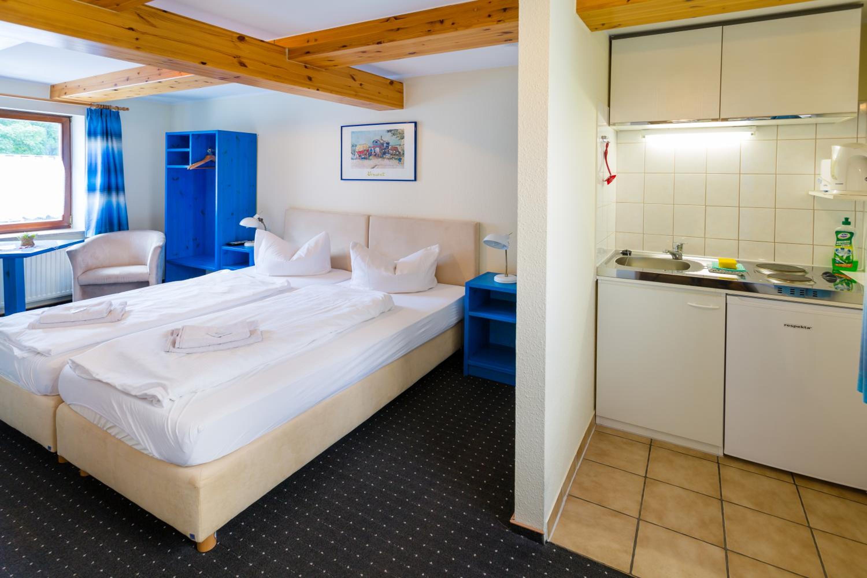 Double Room - Photo 11