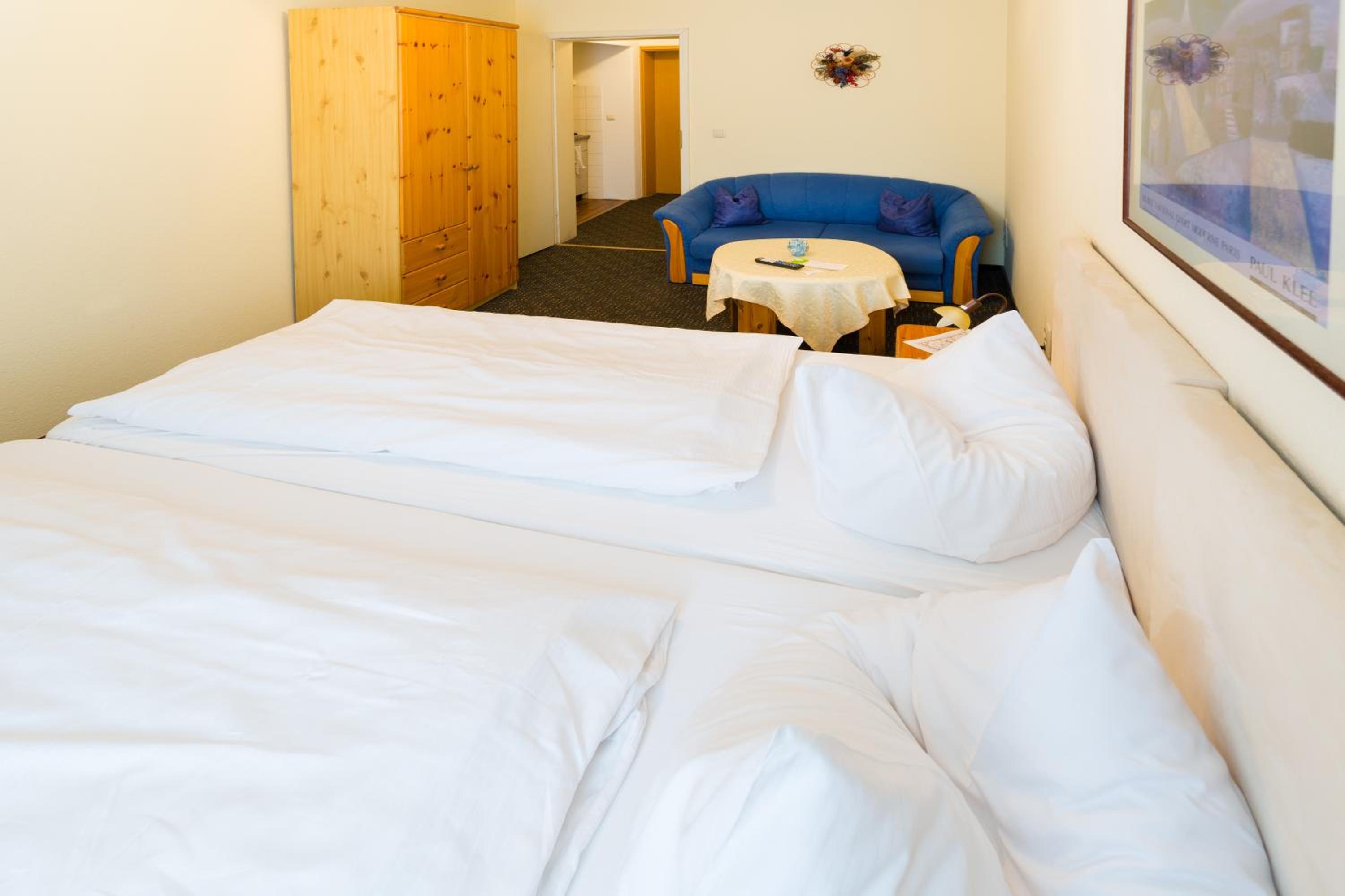 Double Room - Photo 6