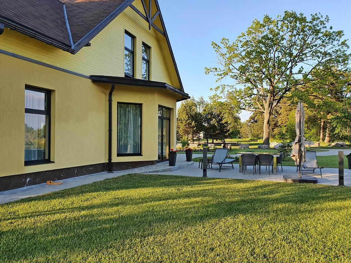 Six-Bedroom House - Photo 19