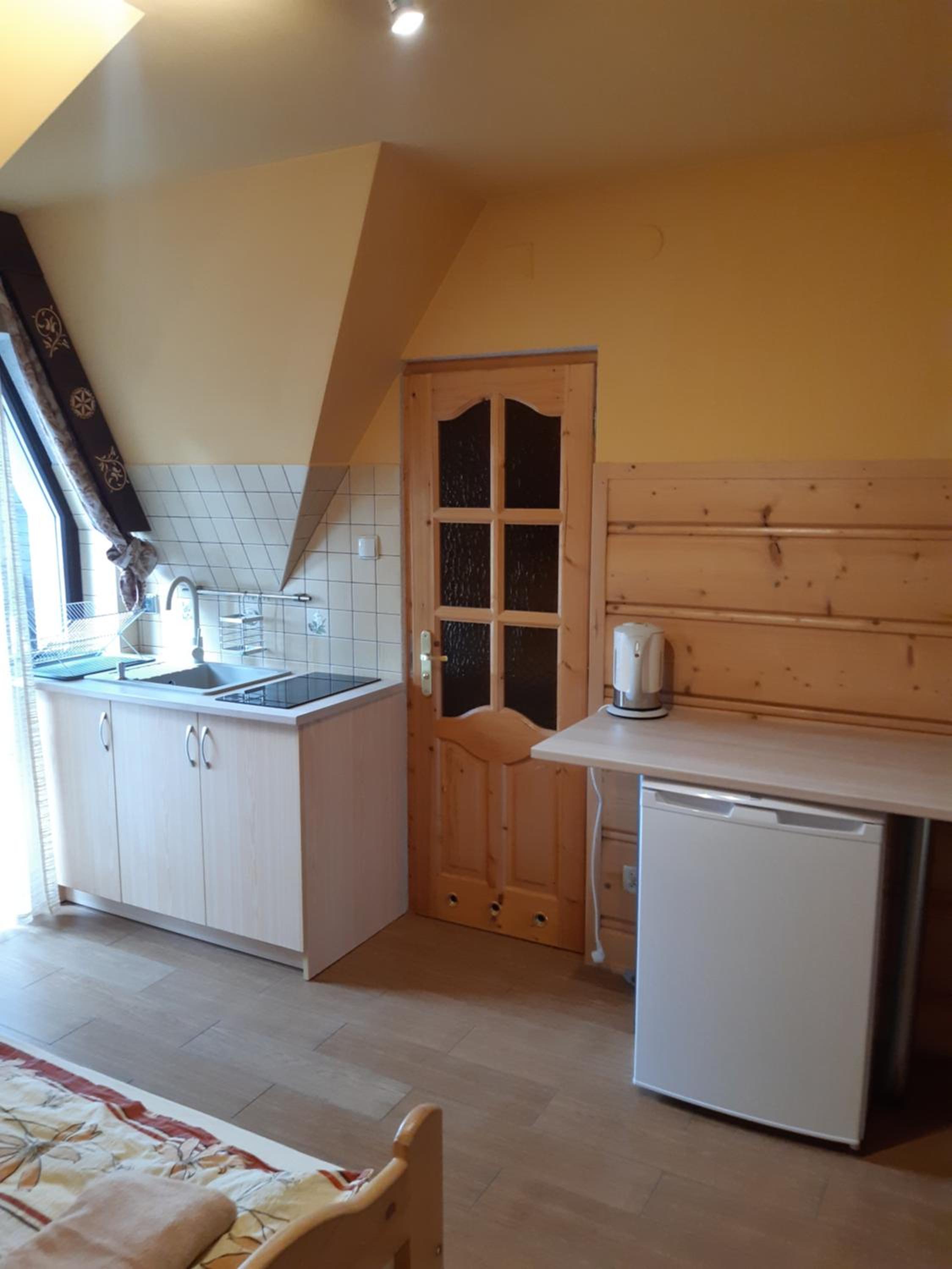 Double or Twin Room with Kitchenette - Photo 19