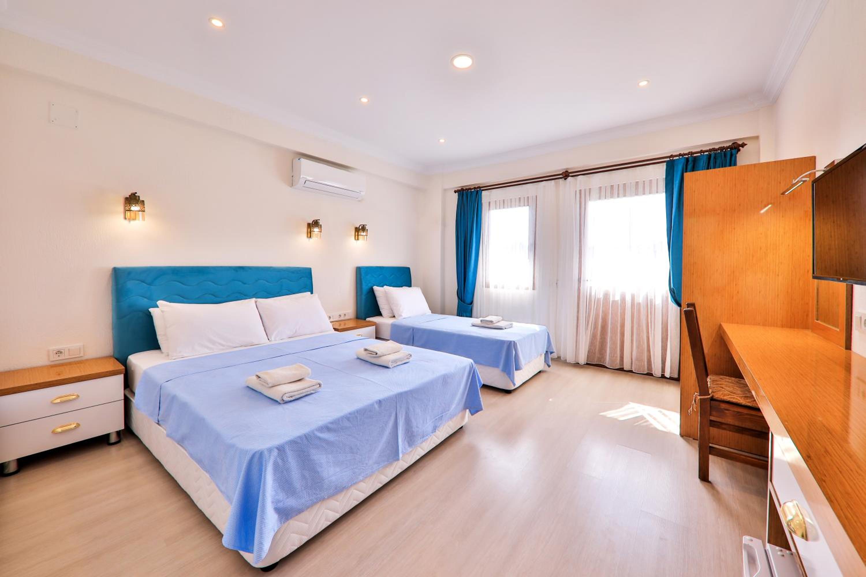 Superior Triple Room - Photo 1