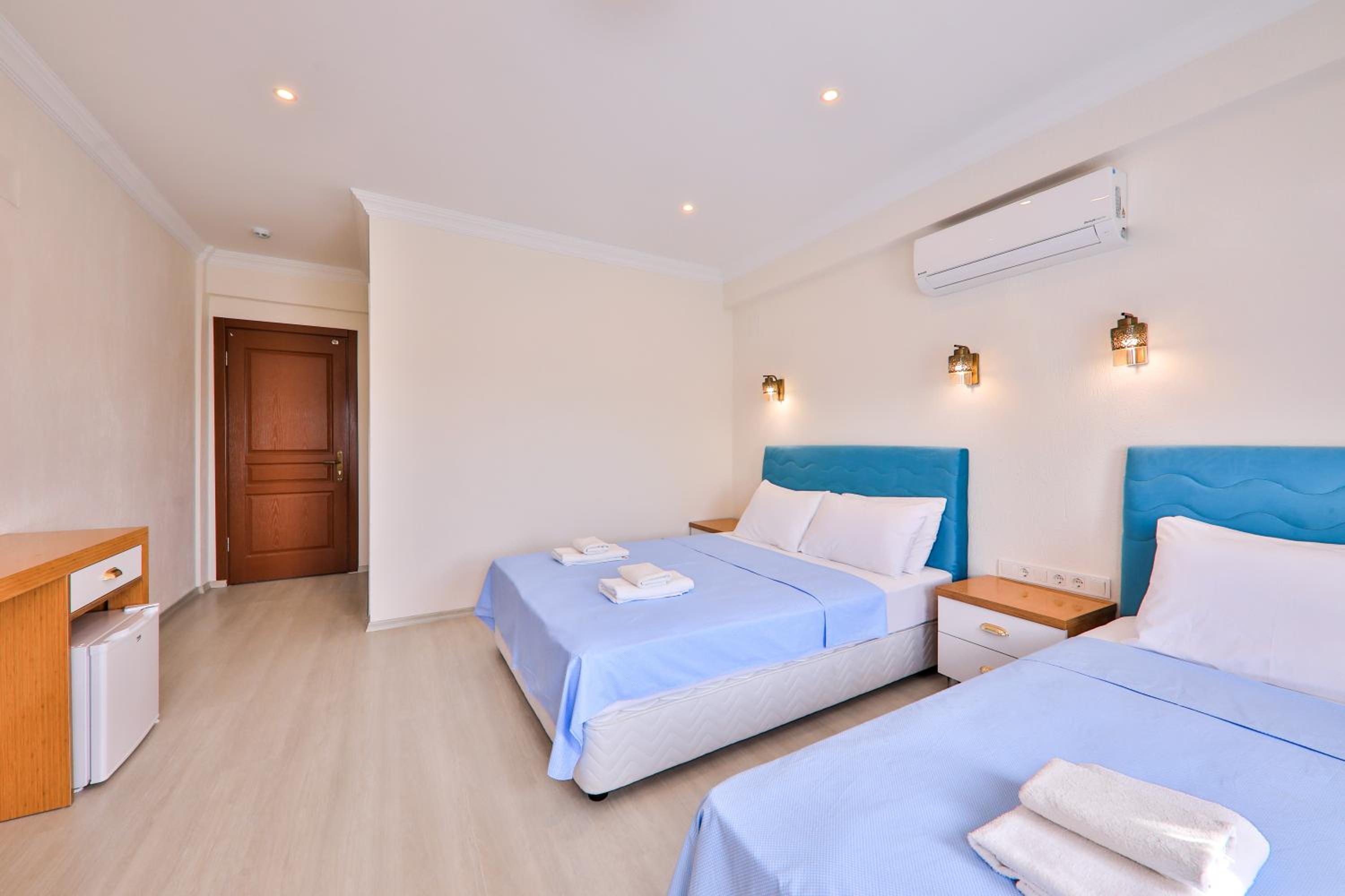 Superior Triple Room - Photo 7