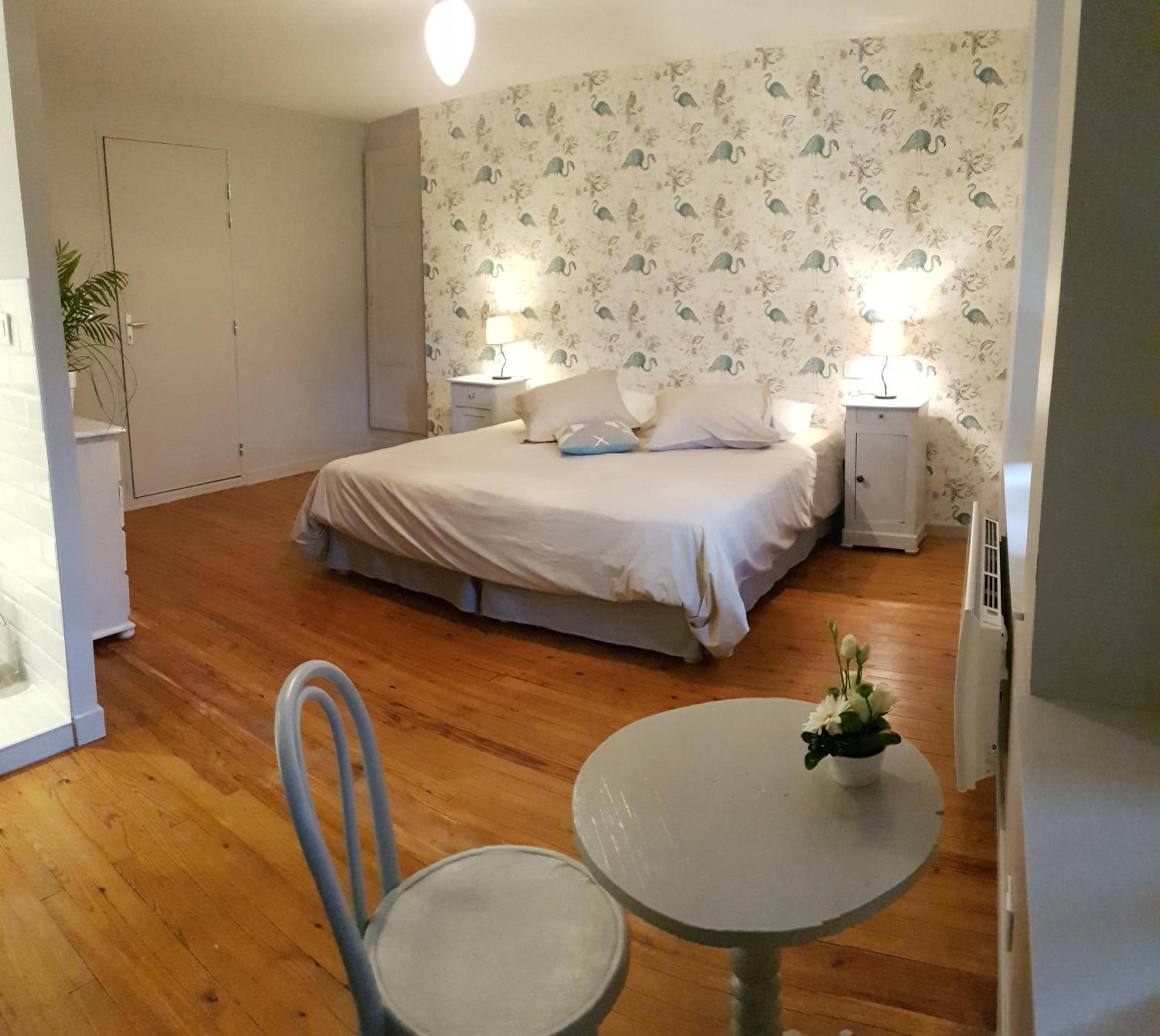 Deluxe Double Room (2 Adults + 1 Child)