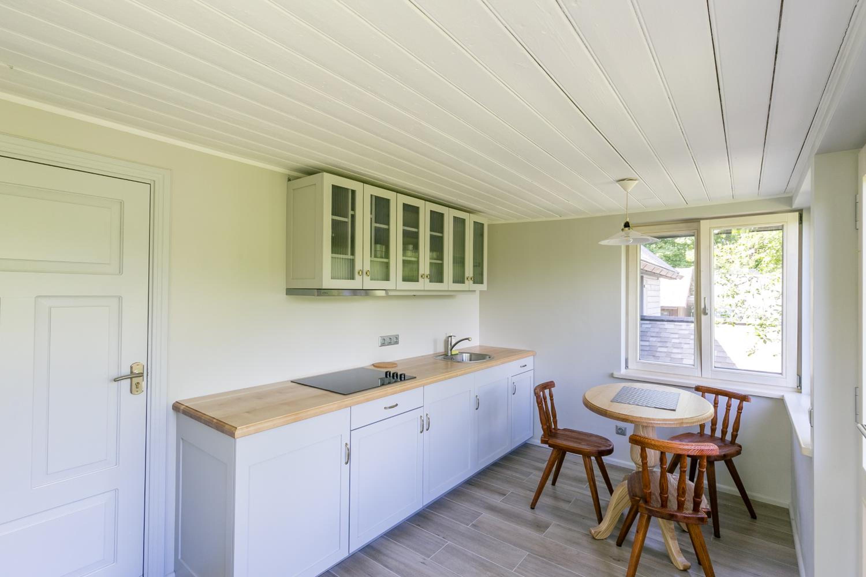 Apartment with Terrace - Photo 5