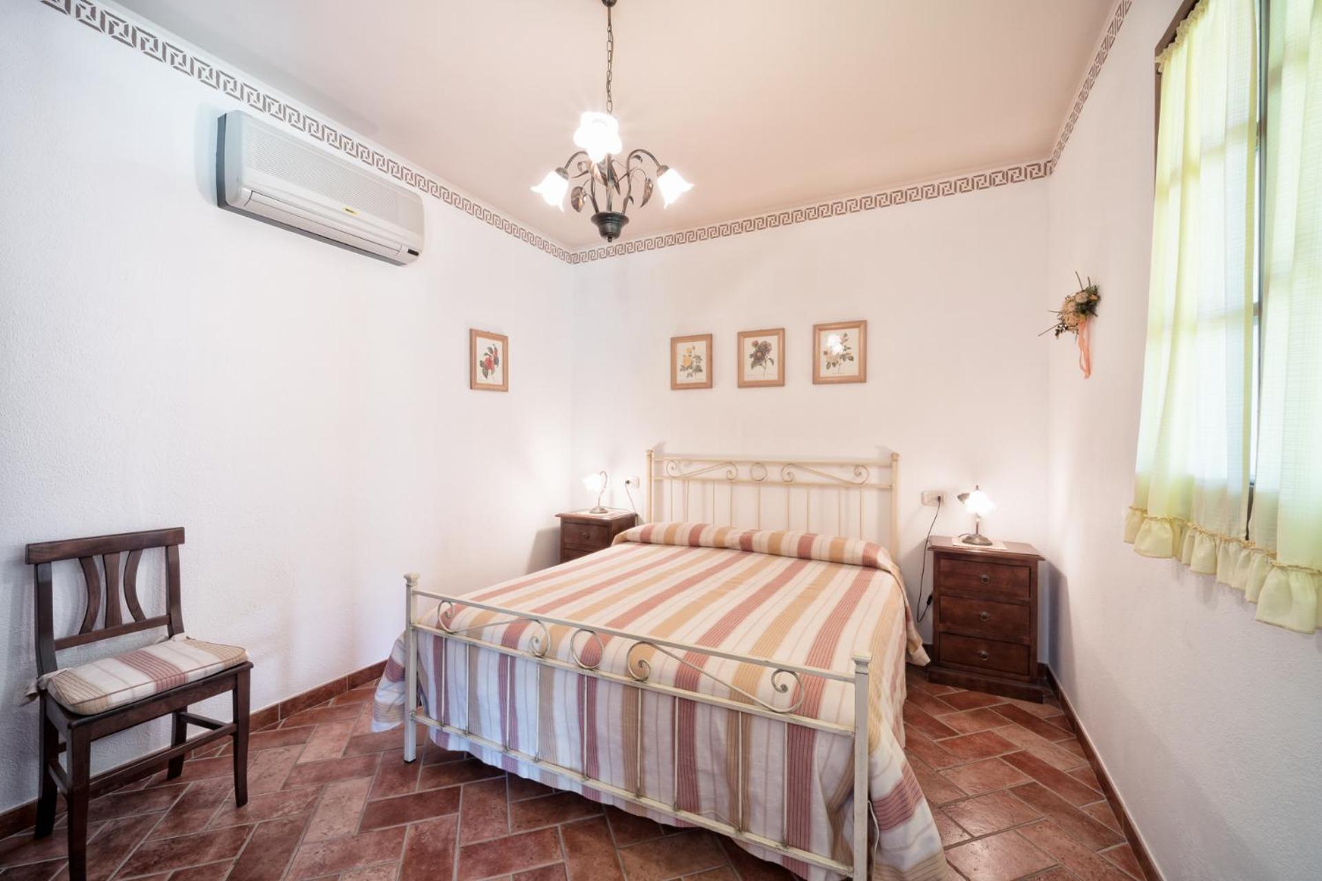 Queen Room with Garden View - Photo 1