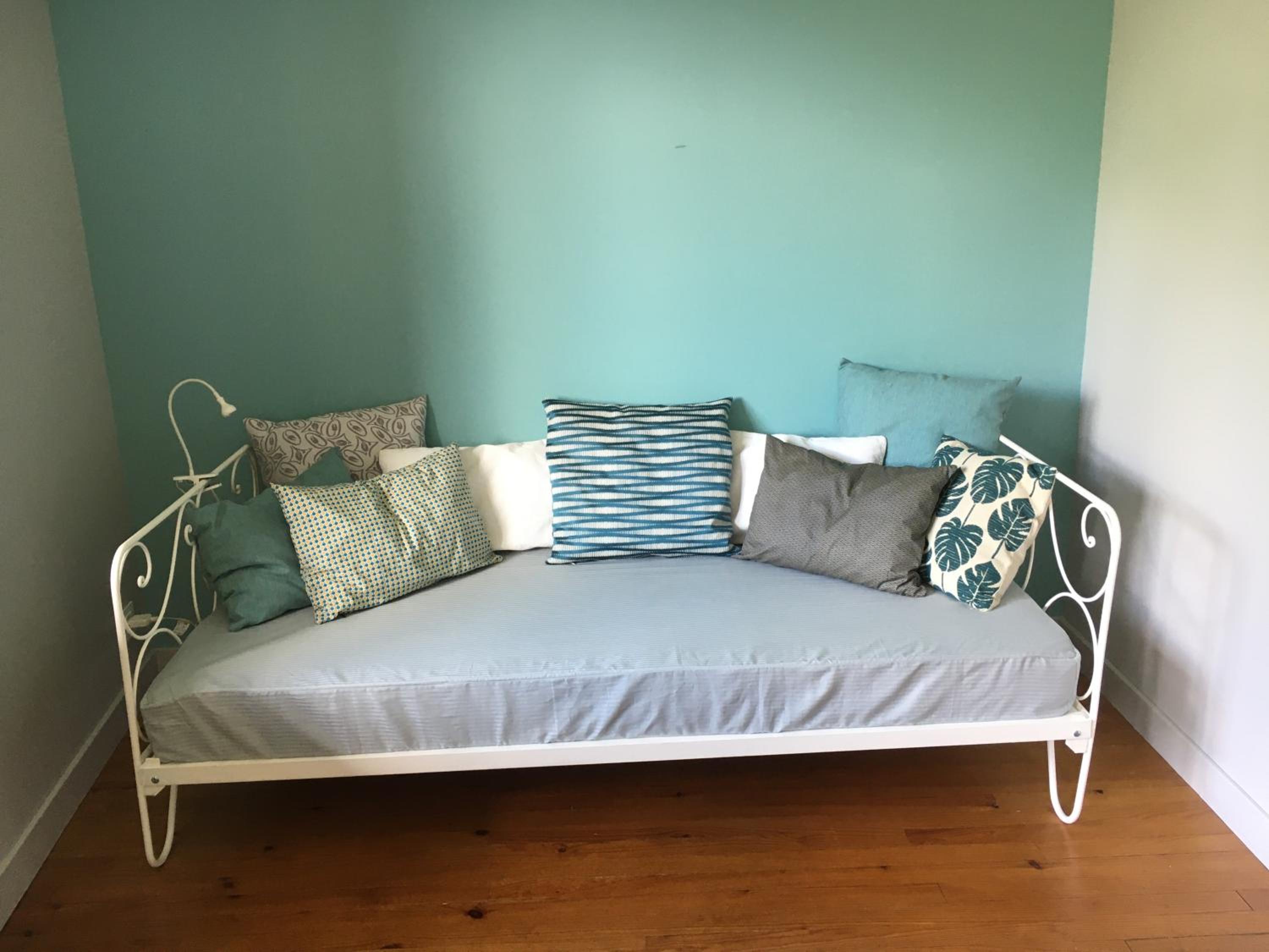 Deluxe Double Room (2 Adults + 1 Child) photo 3