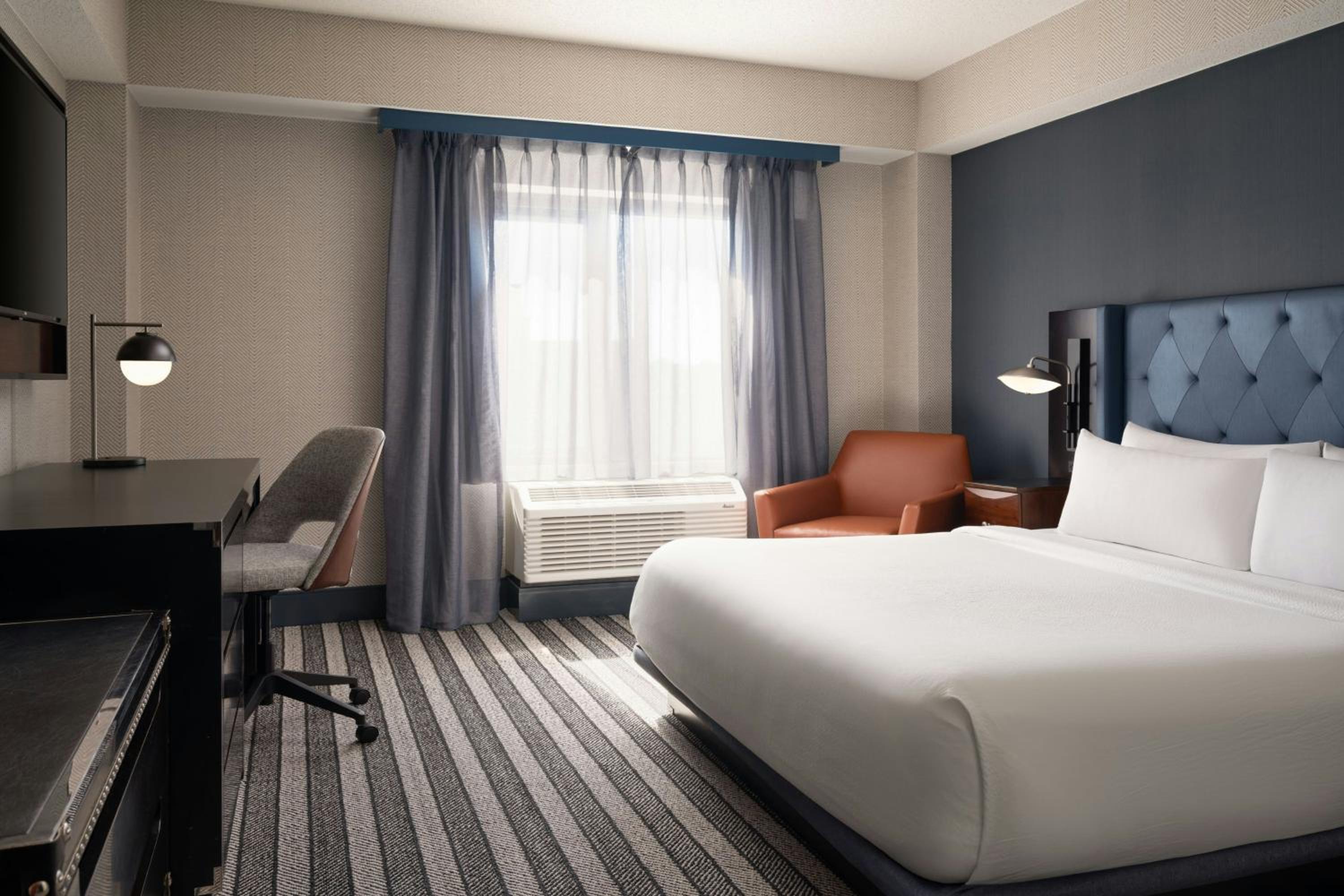 Larger One-Bedroom King Suite with Bathtub and Sofa Bed - Mobility Access/Hearing Accessible
