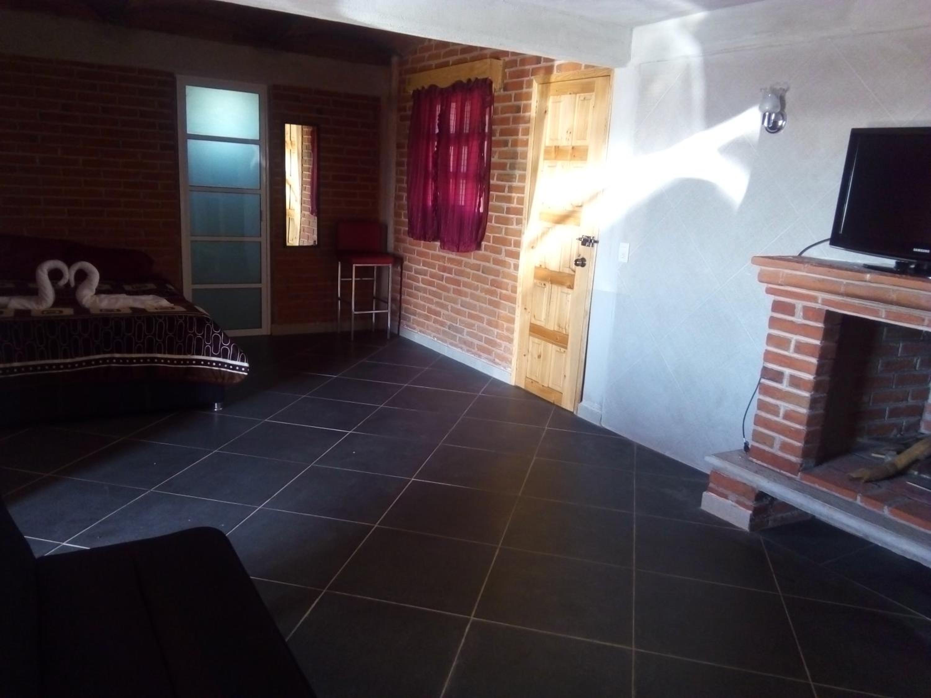 Two-Bedroom House - Photo 8