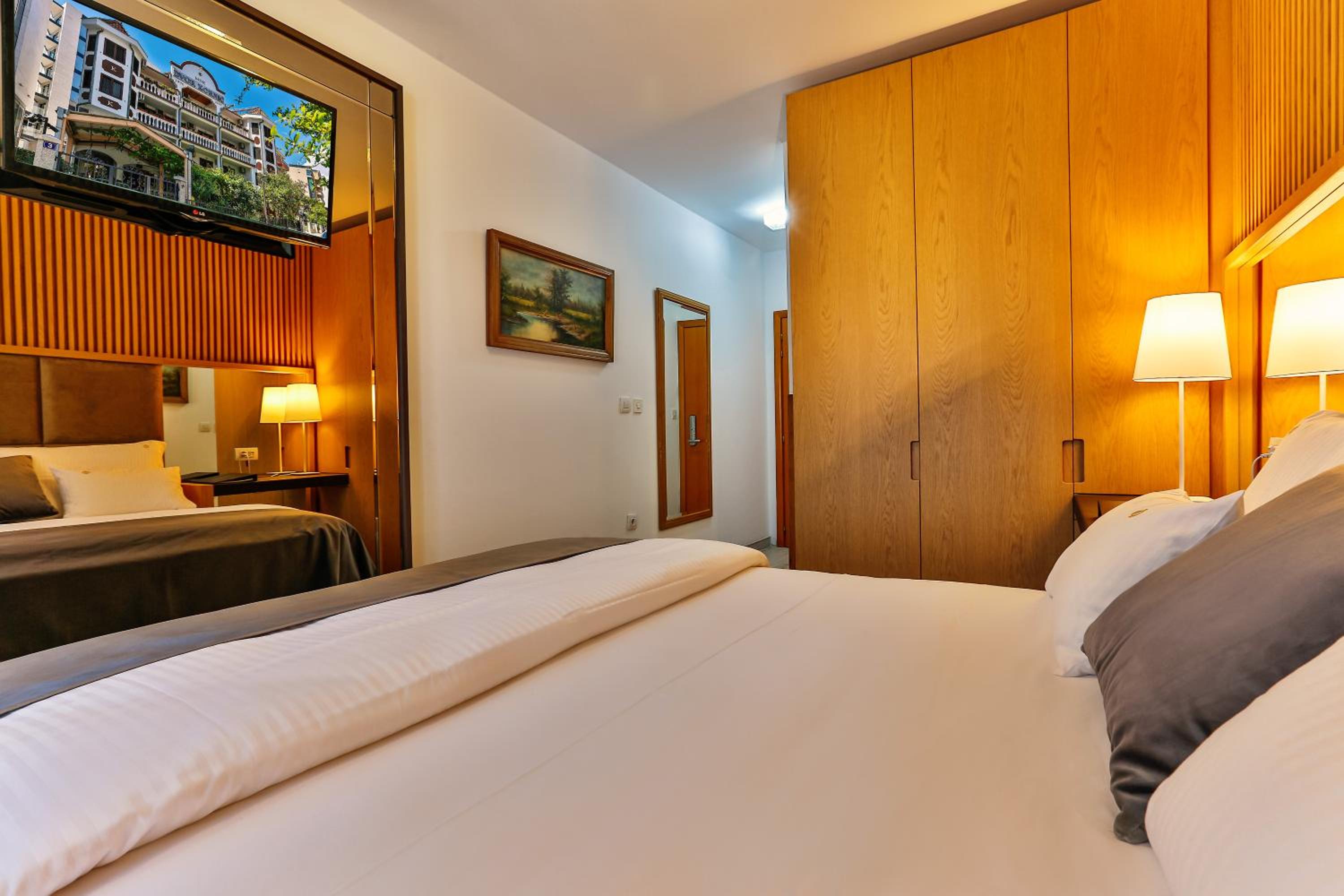 Standard Double Room - Photo 6