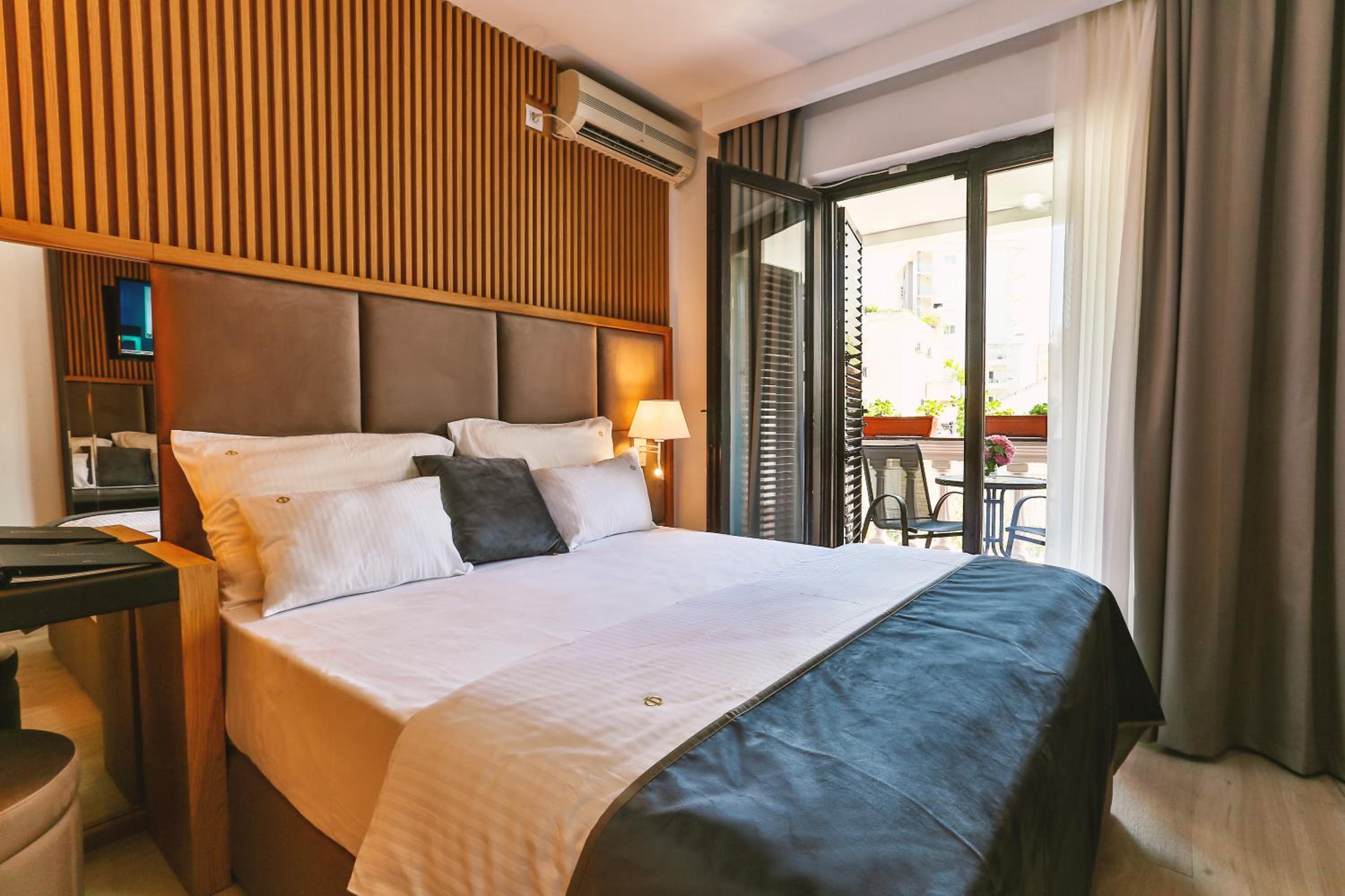 Standard Double Room - Photo 2
