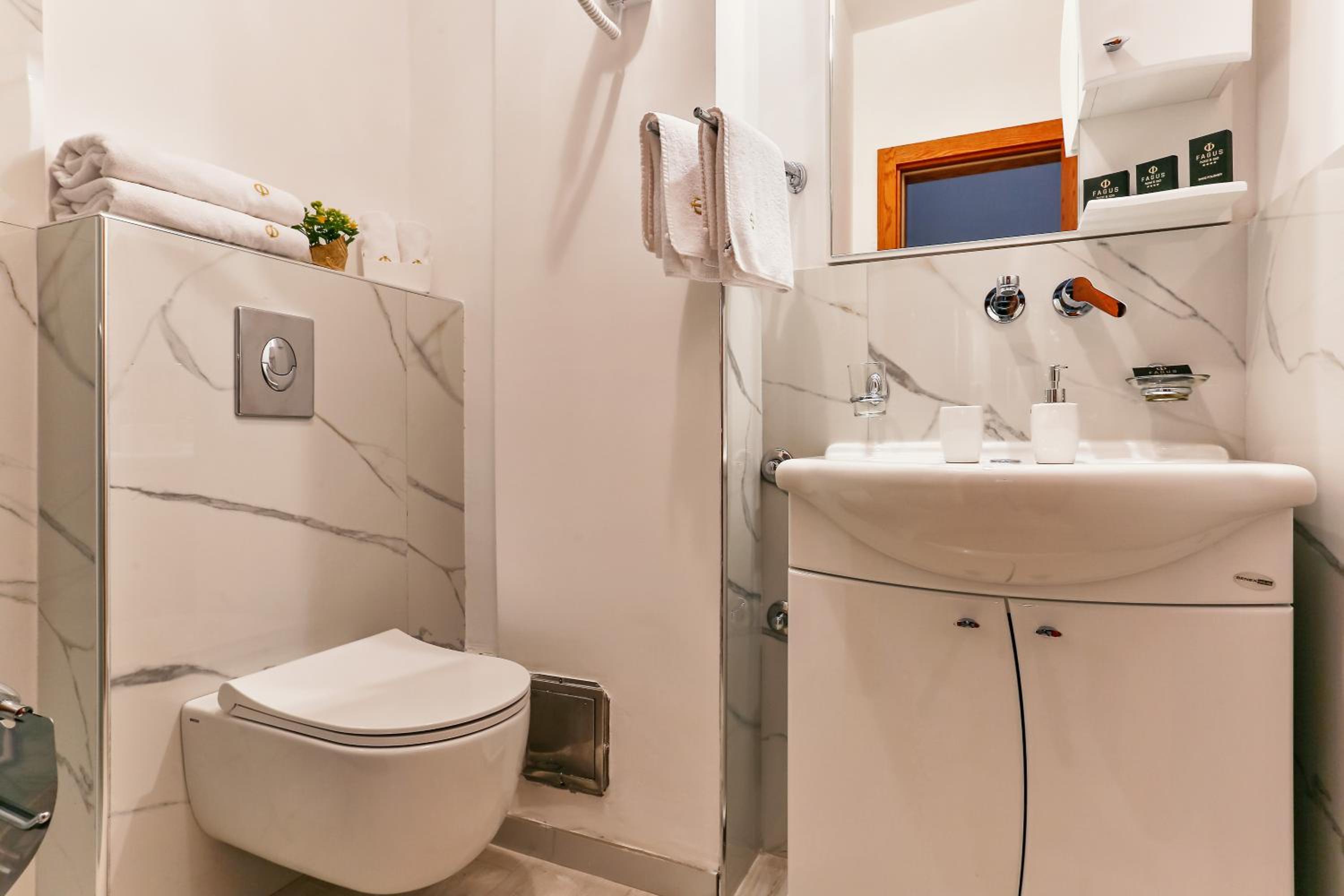 Standard Double Room - Photo 4