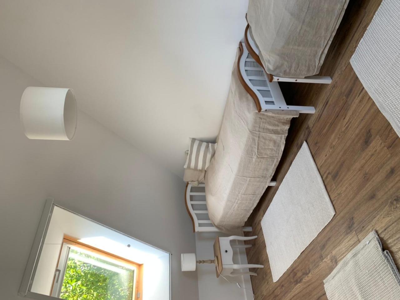 Five-Bedroom House photo 1