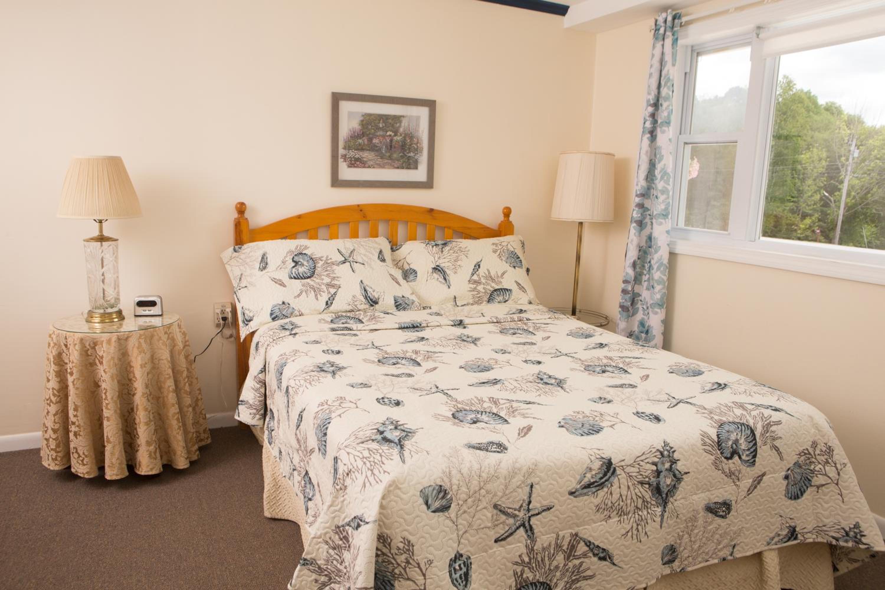 Queen Room photo 1