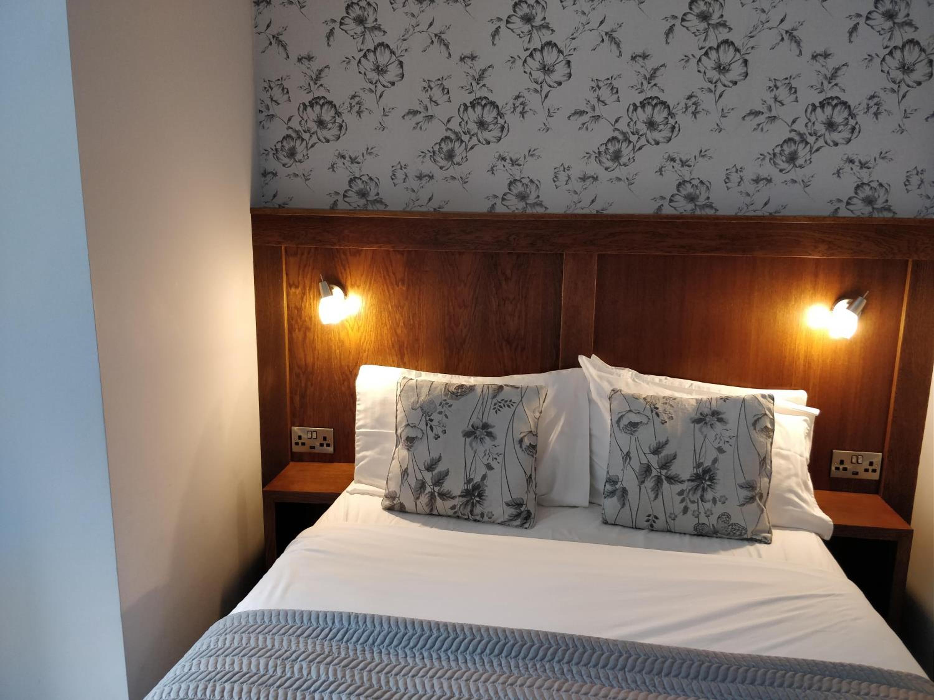 Double Room with Garden View - Photo 2
