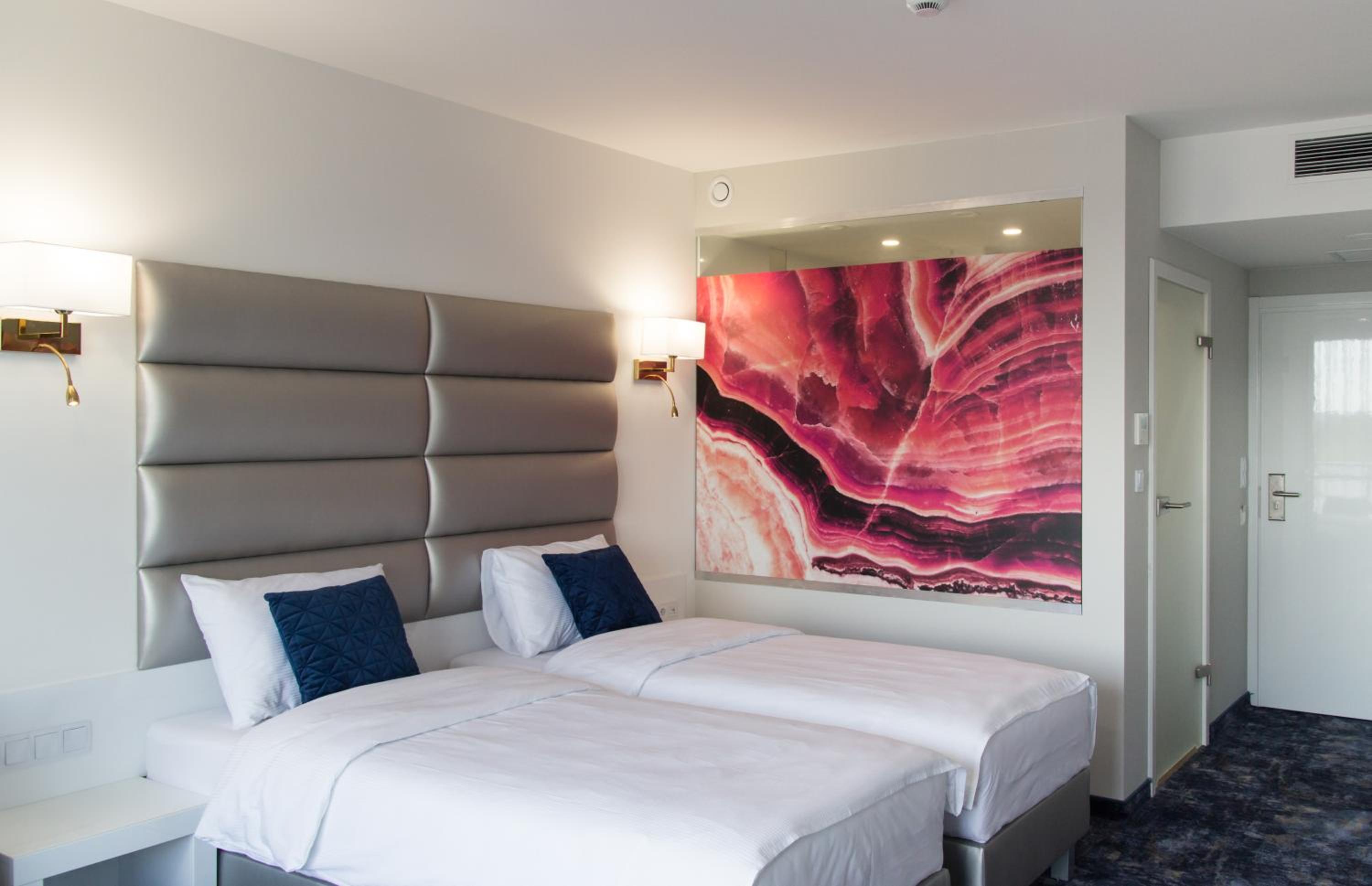 Single Room photo 2