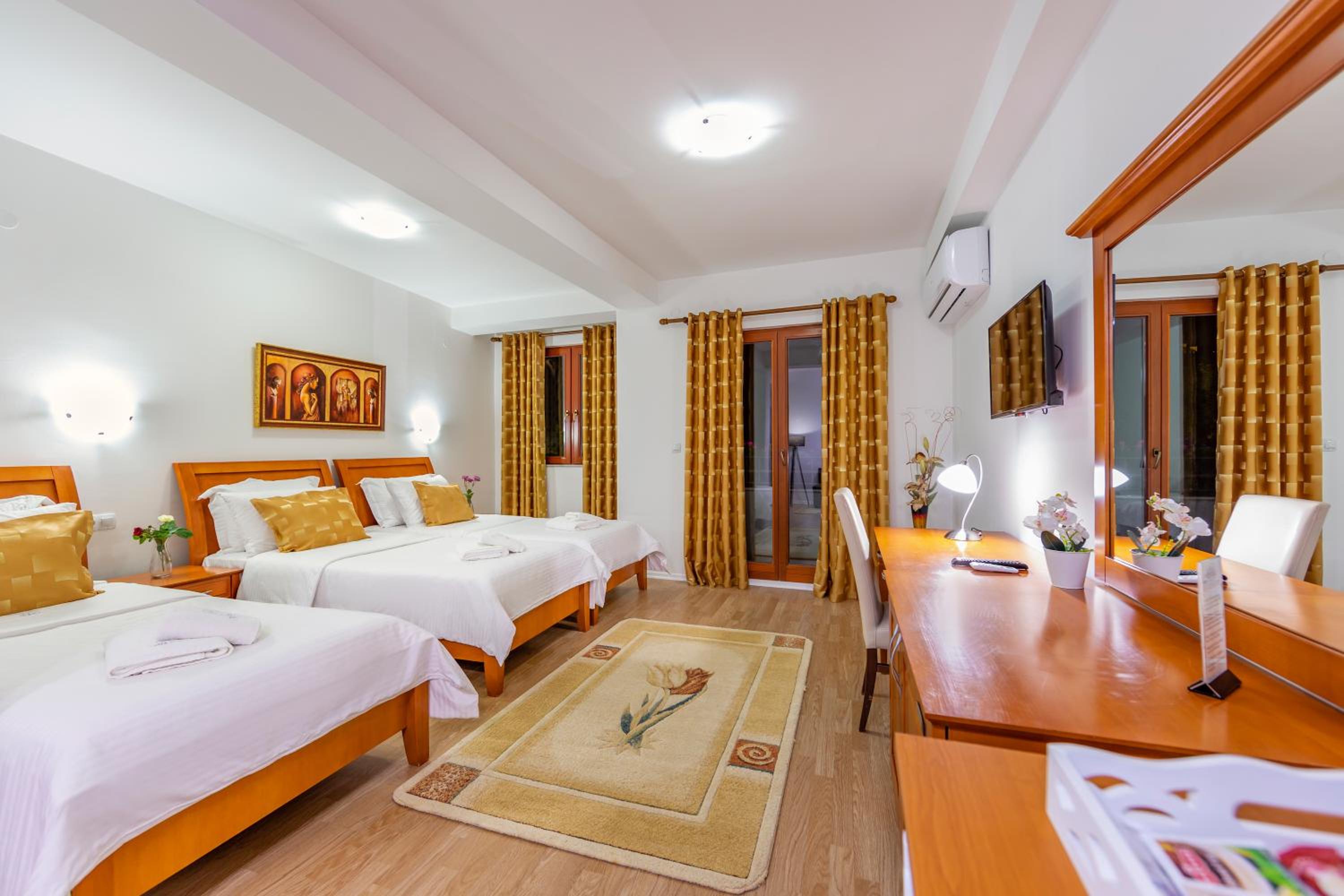 Deluxe Triple Room photo 1