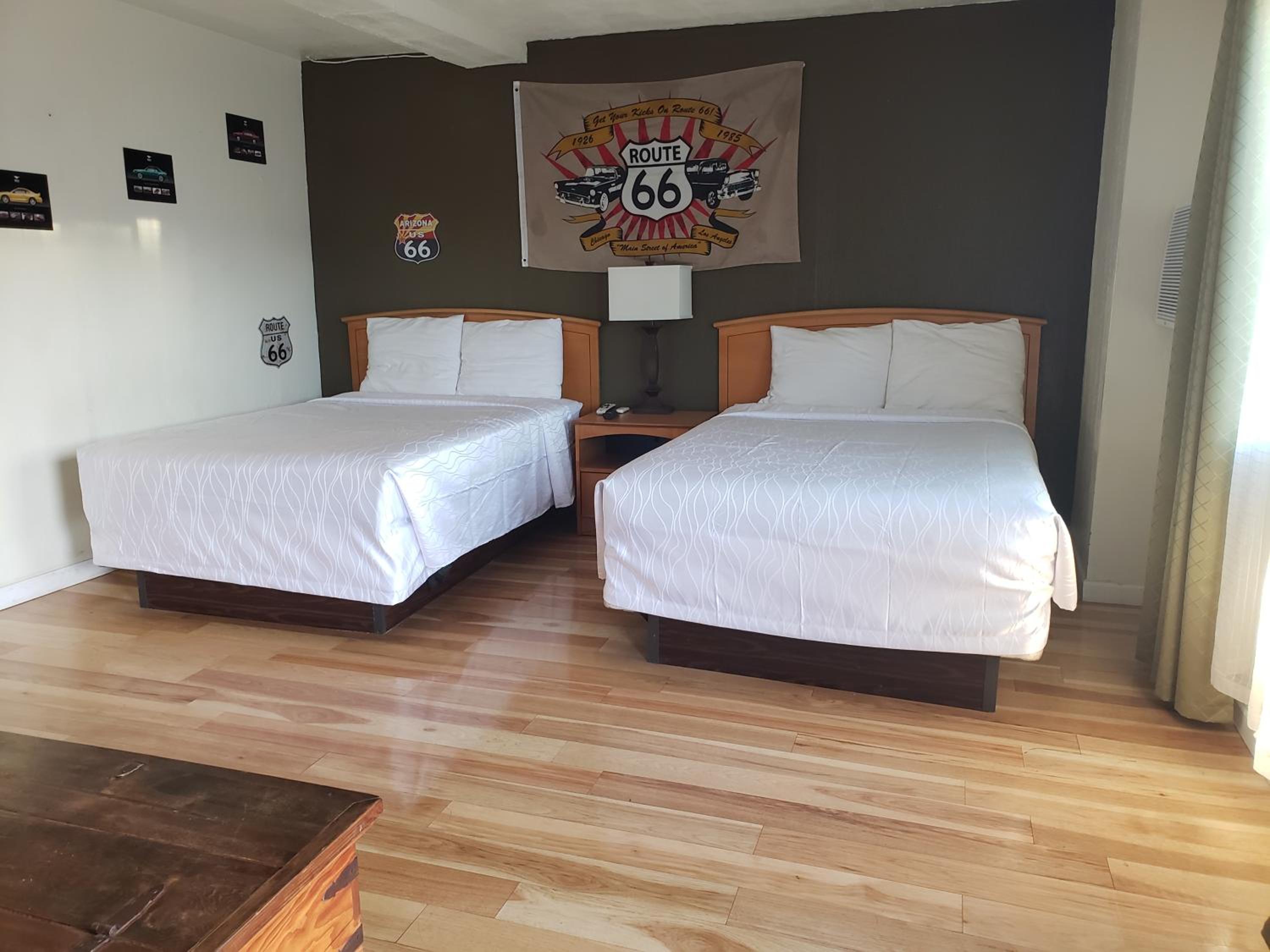Room with Two Double Beds - Photo 6