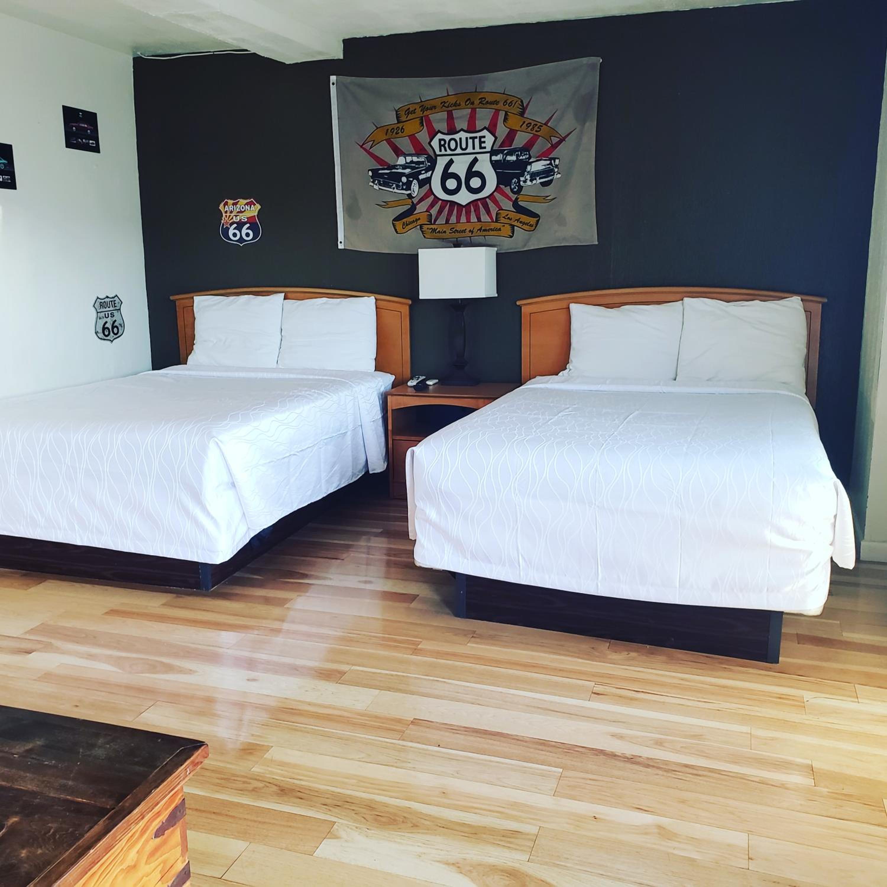 Room with Three Beds - Photo 1