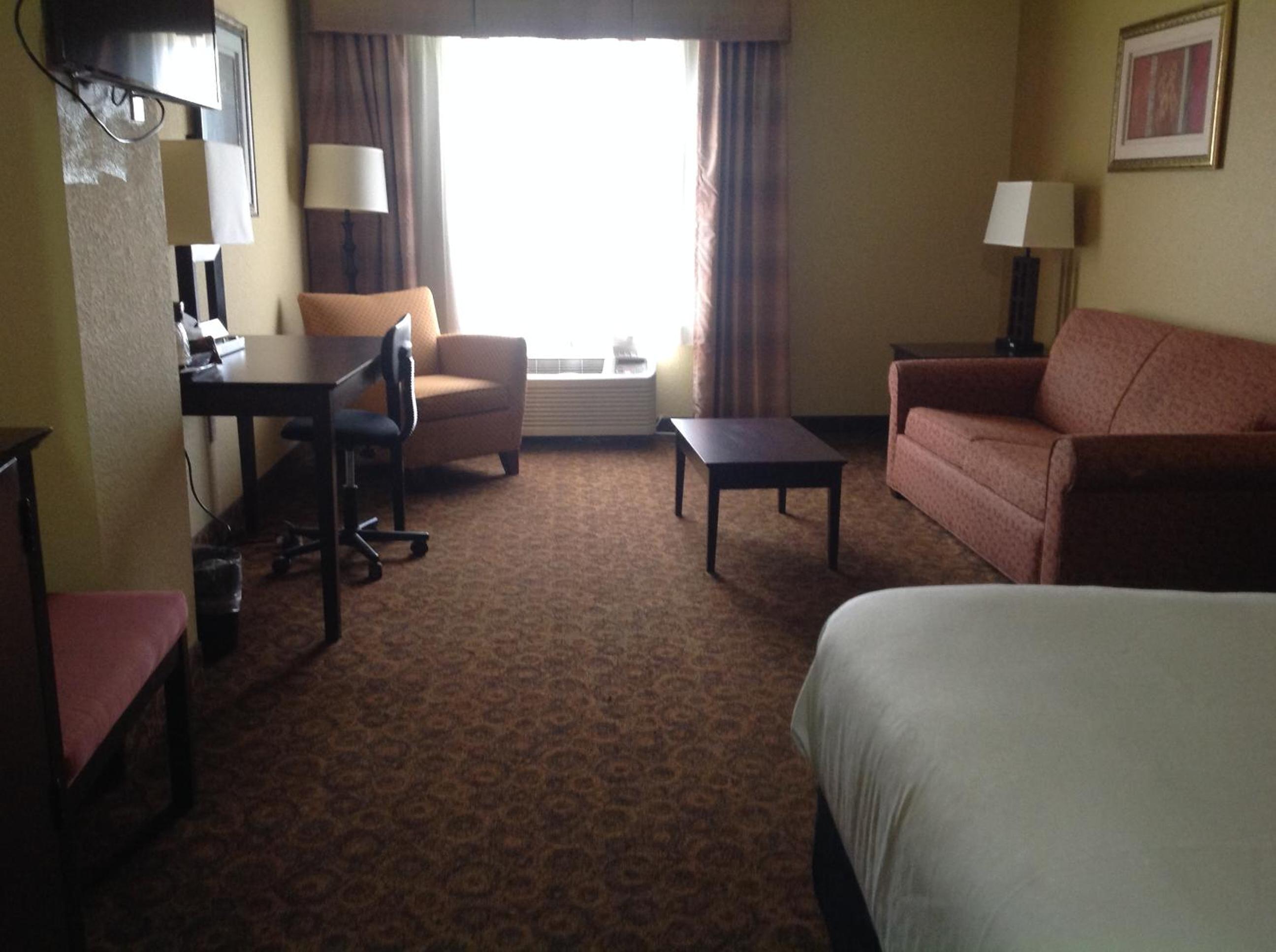 Deluxe King Room with Mobility/Hearing Impaired Access - Non-Smoking - Photo 2