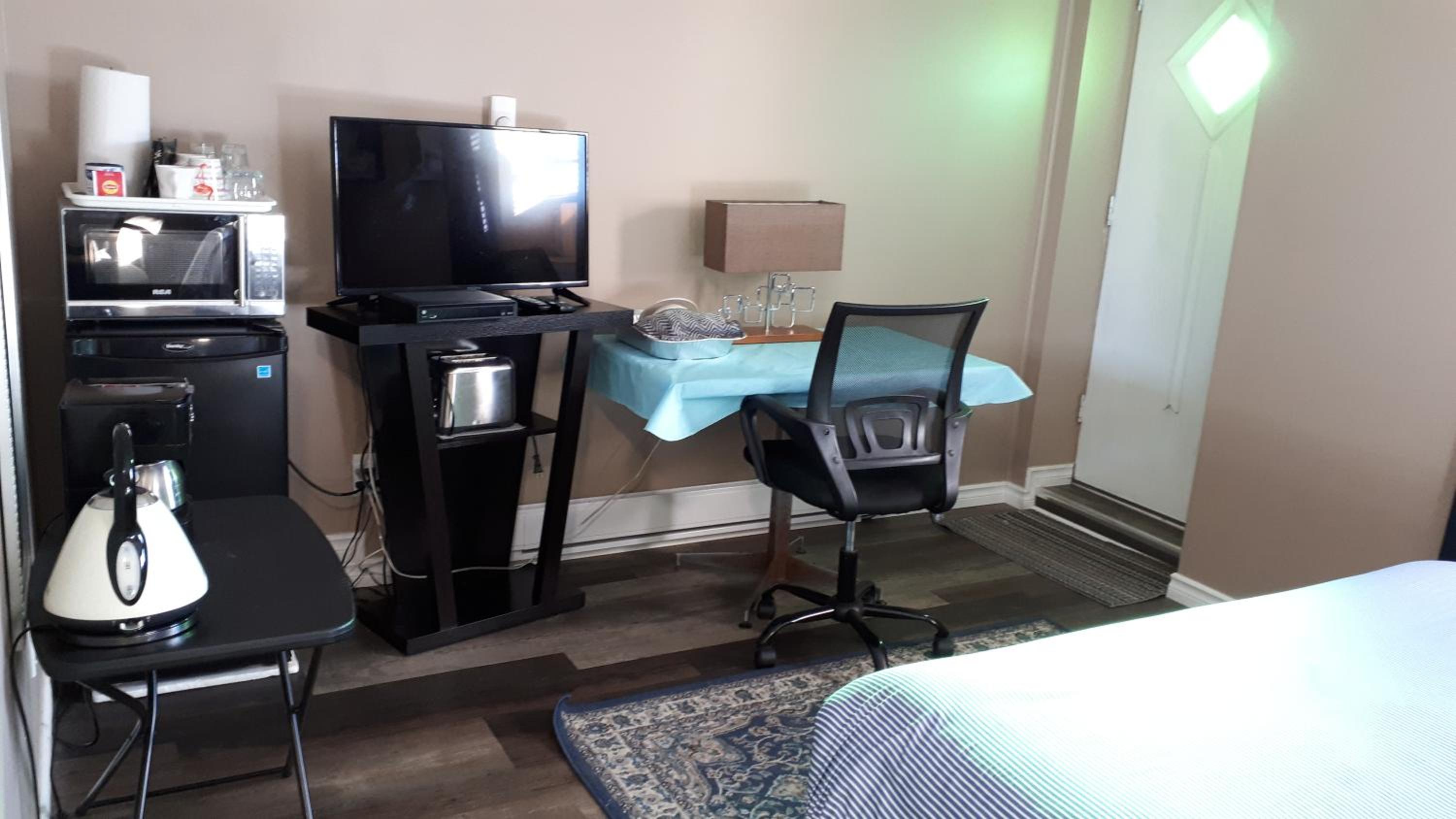 Queen Room with Balcony photo 2
