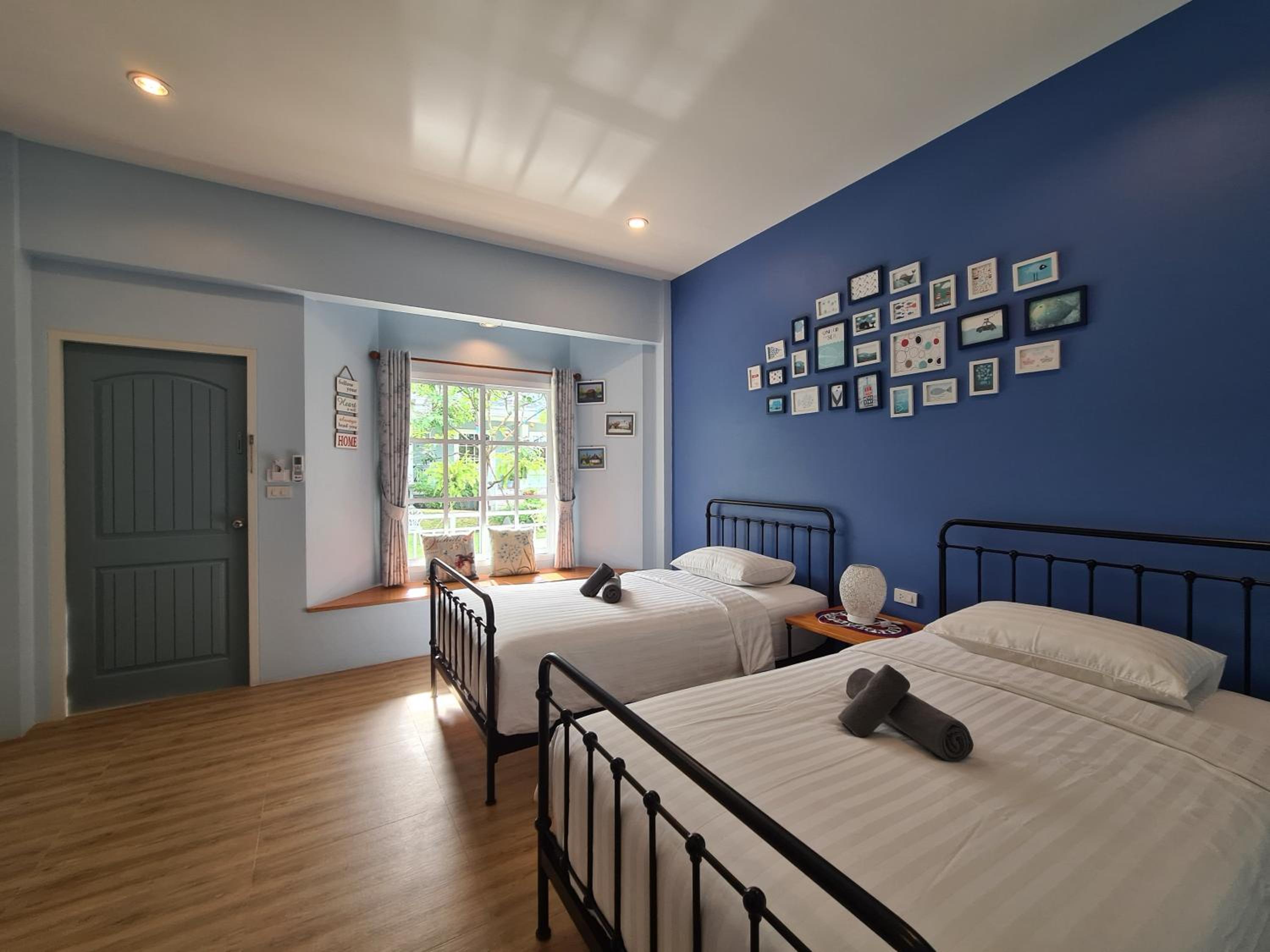 Twin Room - Photo 6