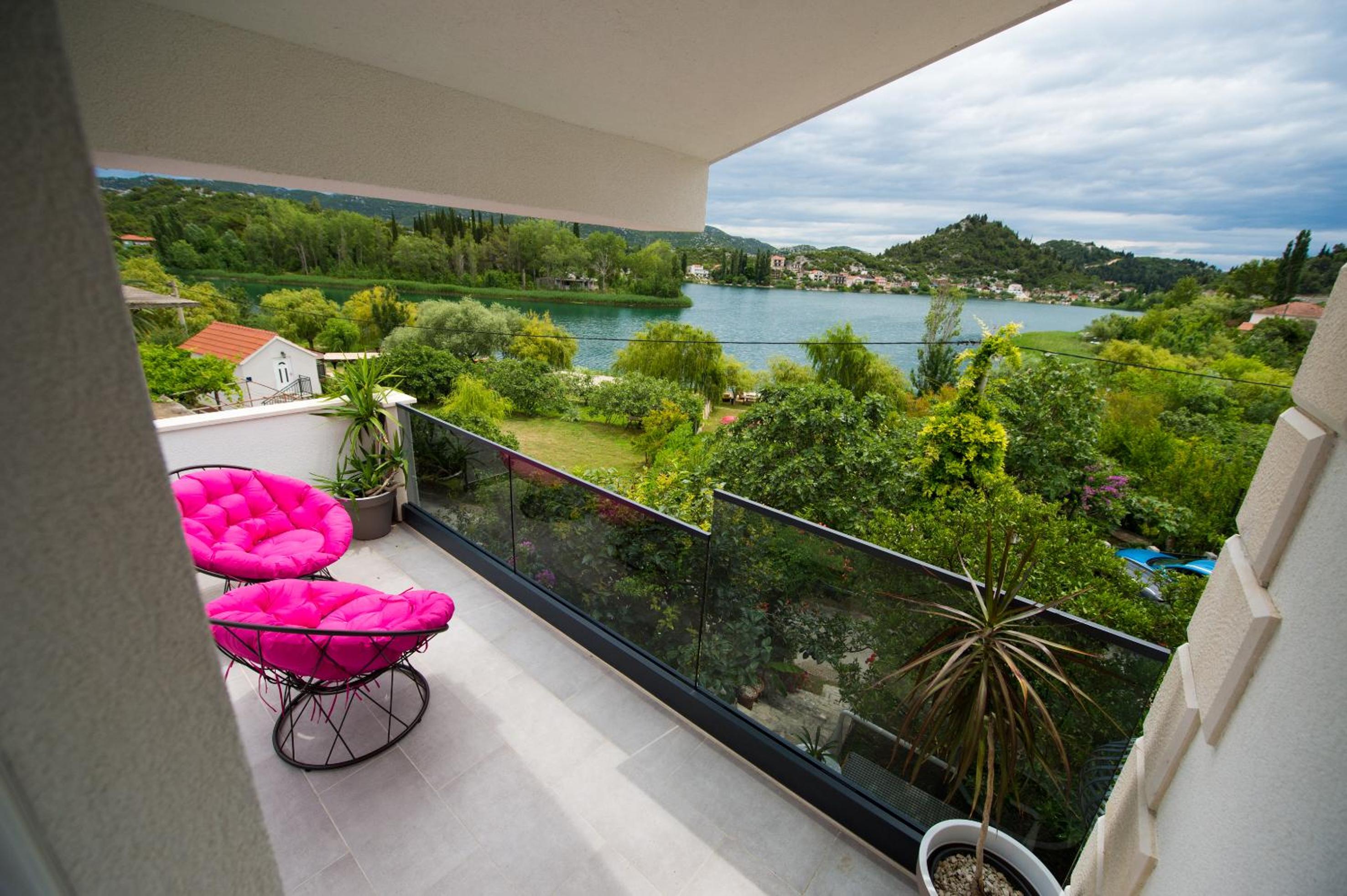 Apartment with Lake View - Photo 102