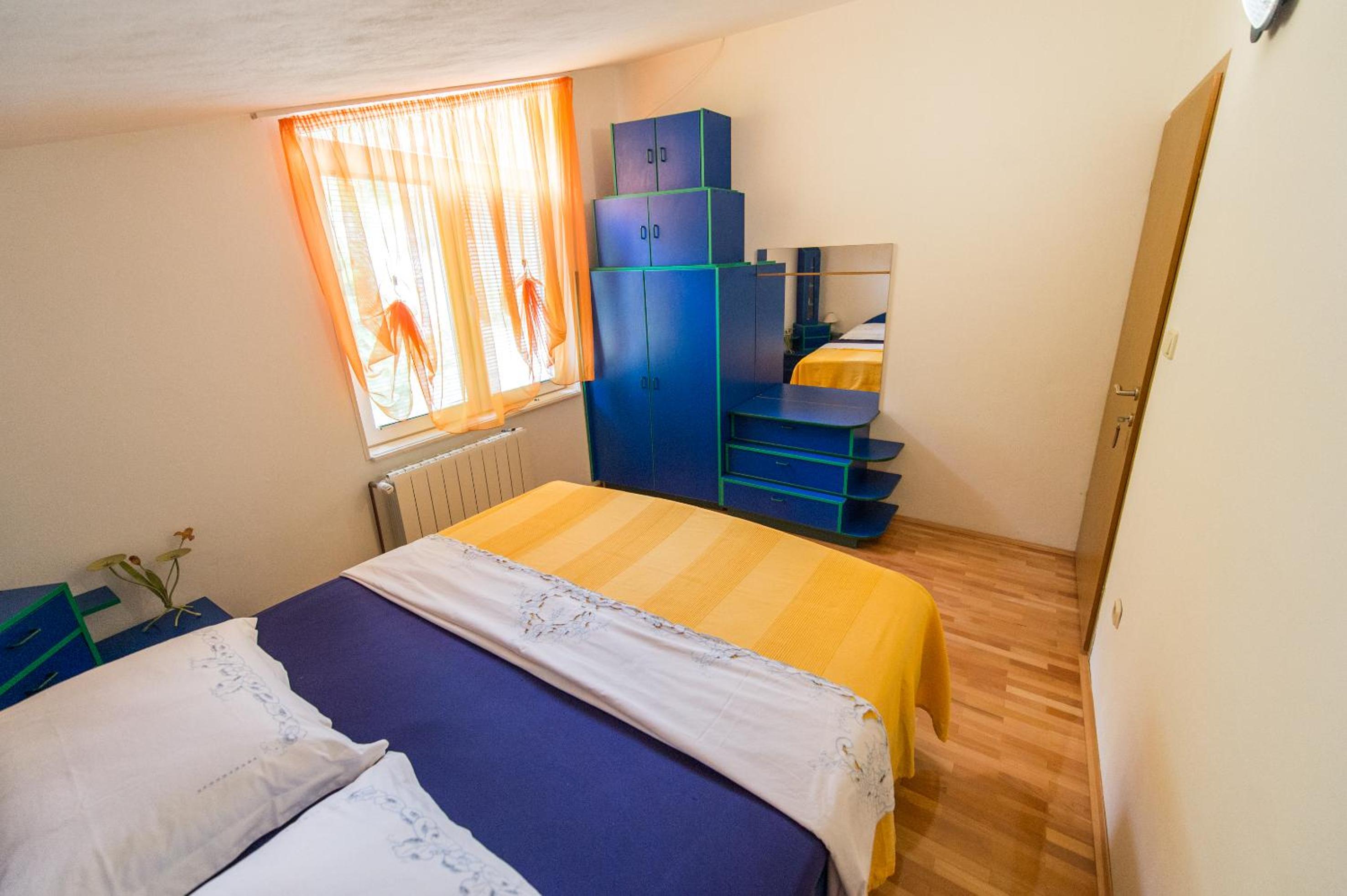 Apartment with Lake View - Photo 47