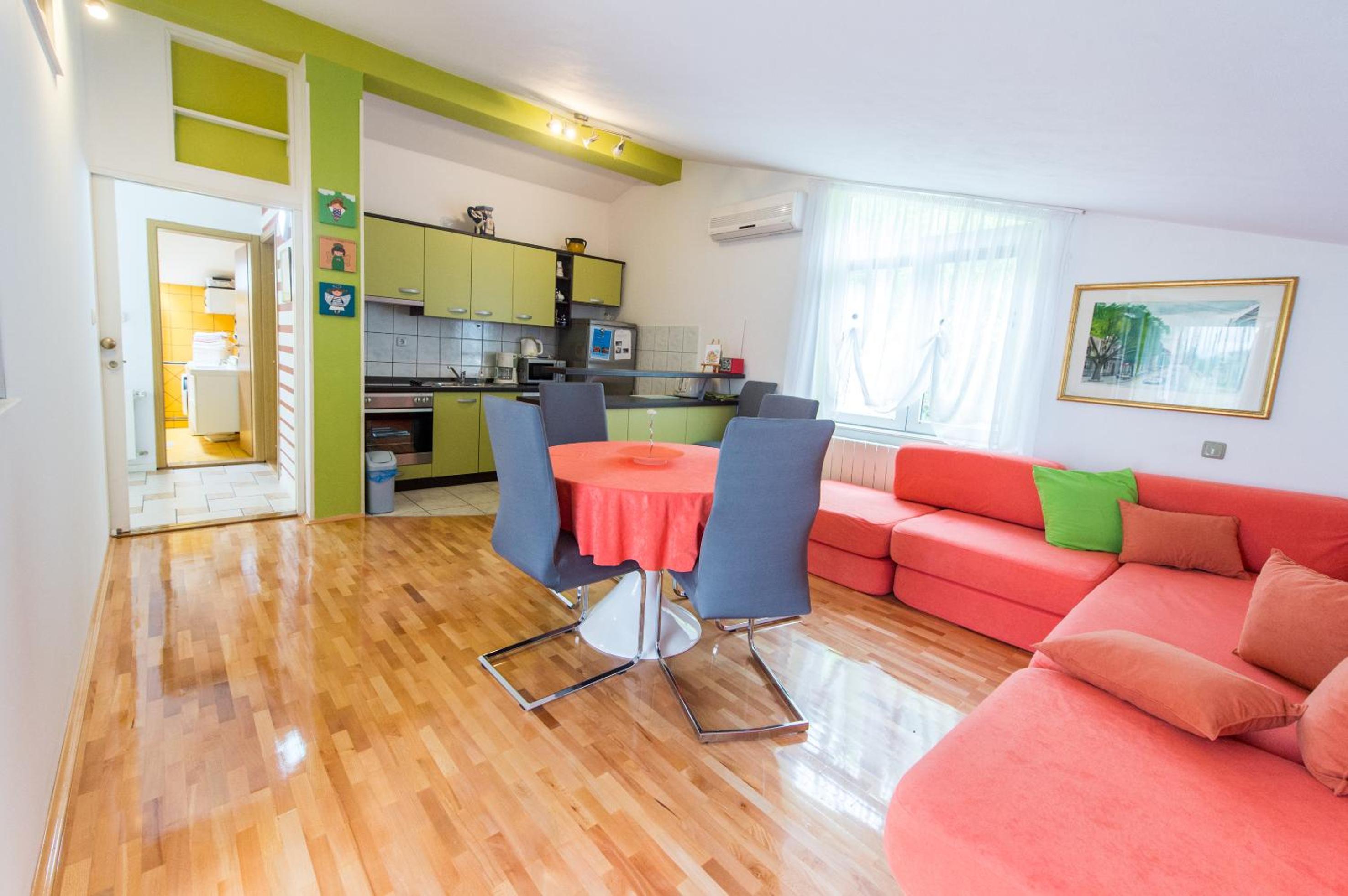 Apartment with Lake View - Photo 95