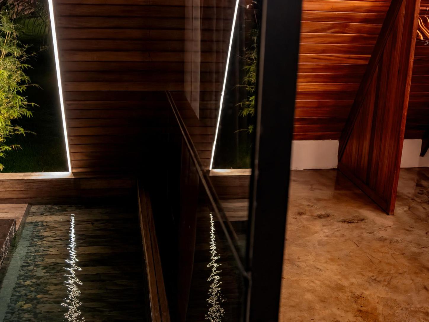 Suite with Private Pool photo 3