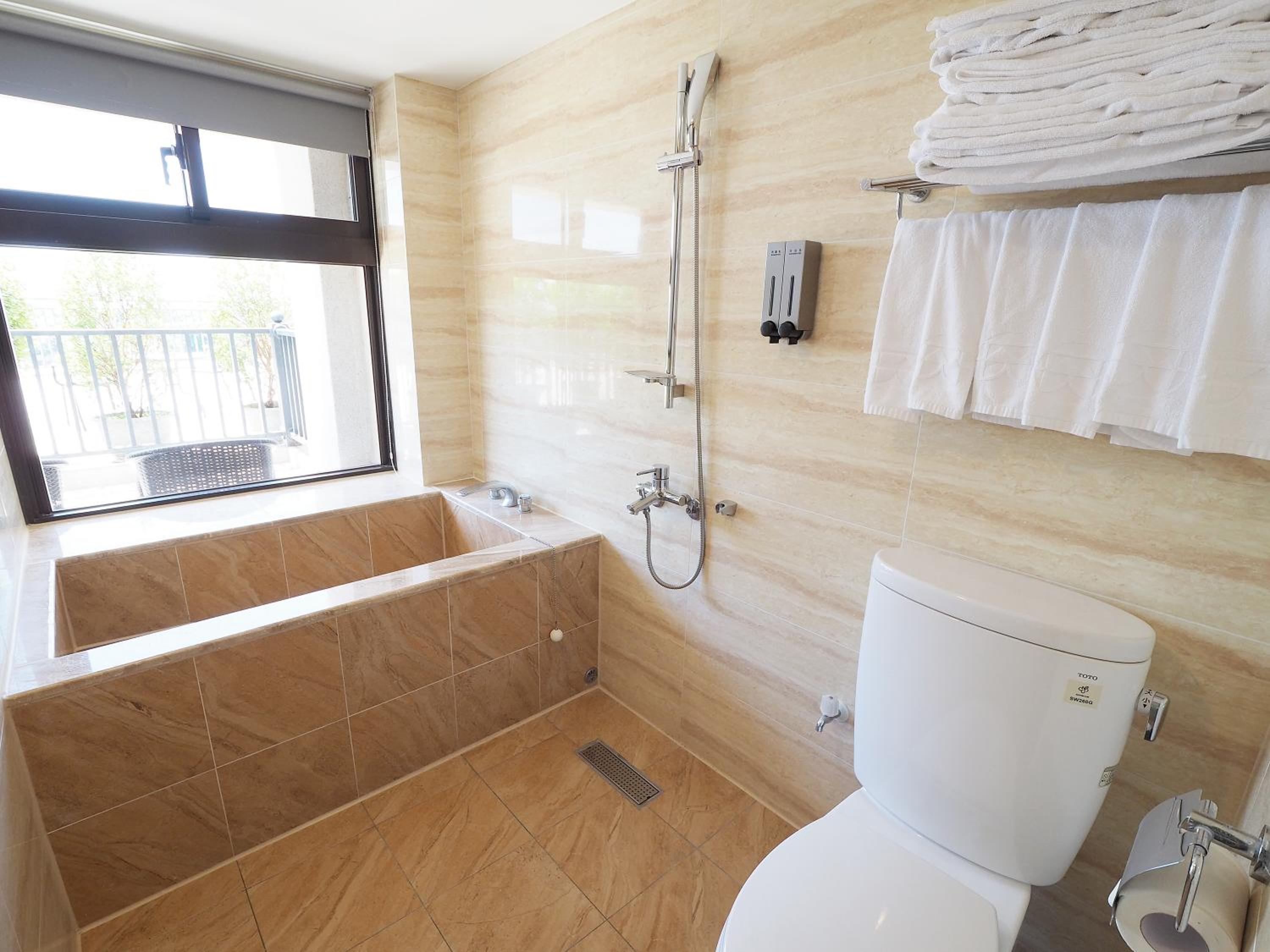 Standard Family Room - Photo 6