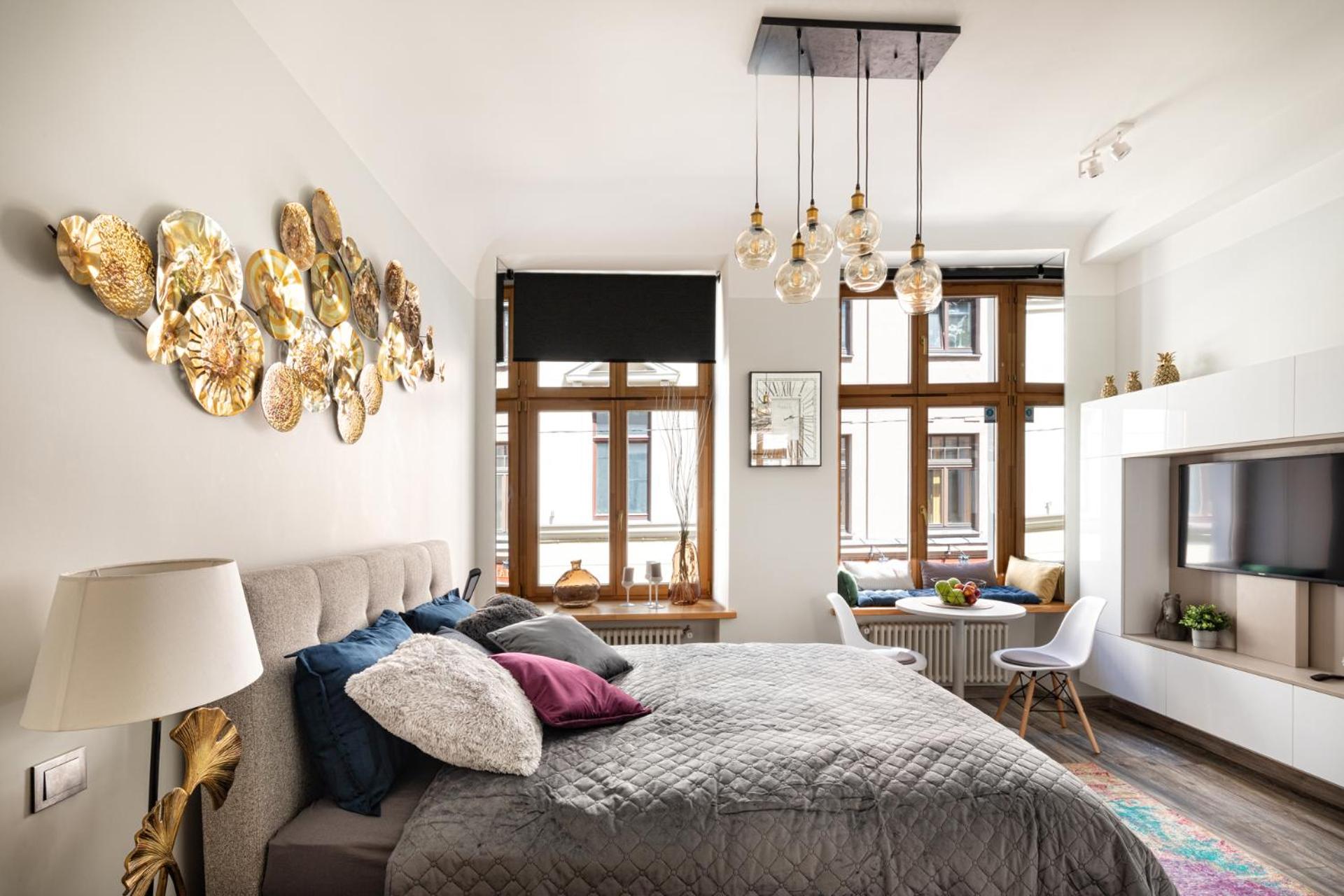 One-Bedroom Apartment - Photo 1