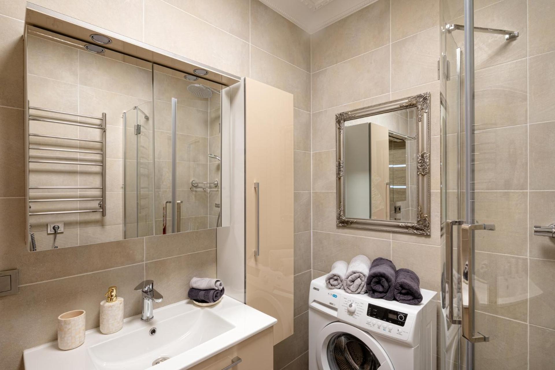 One-Bedroom Apartment - Photo 19