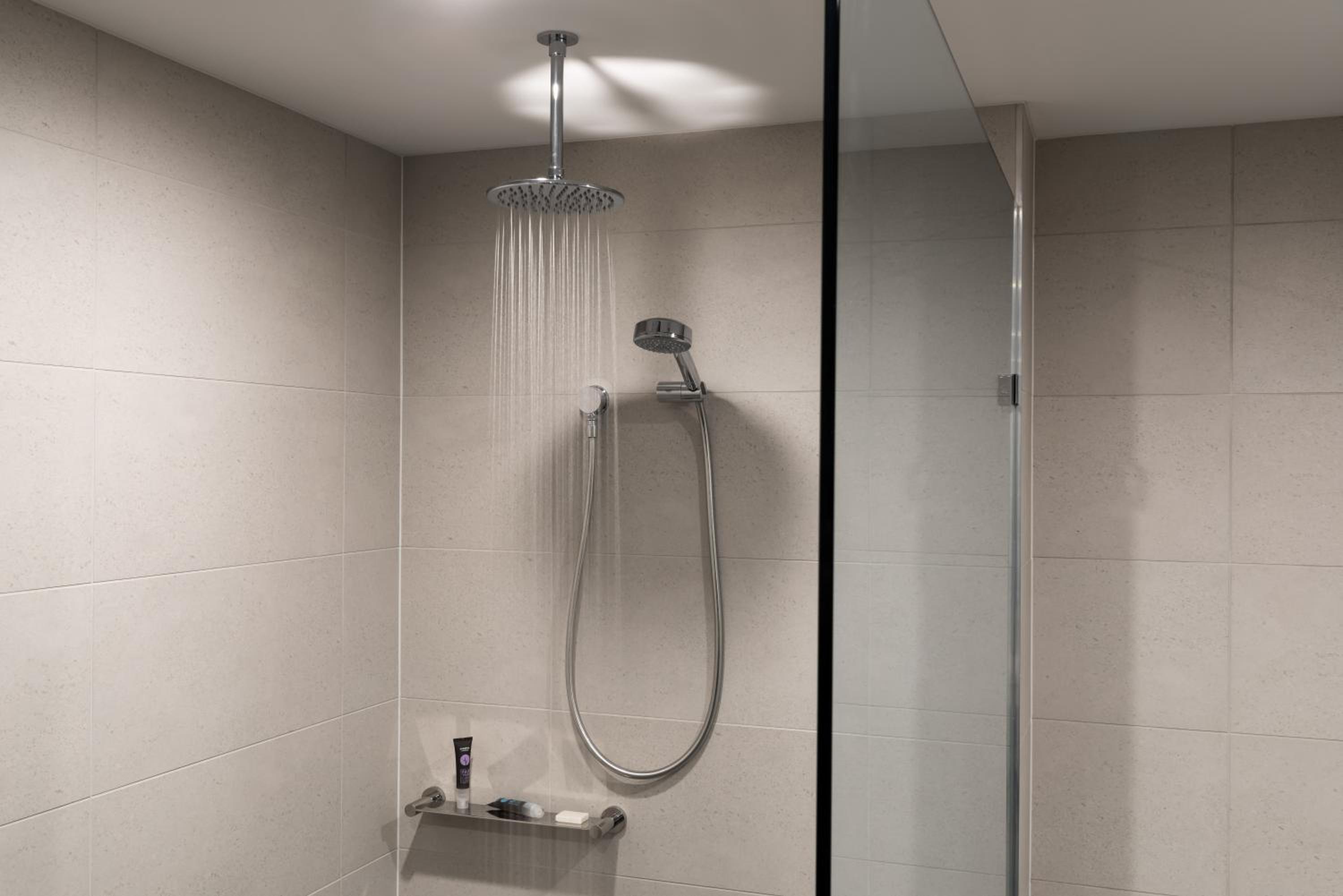 Executive King Suite - Photo 16