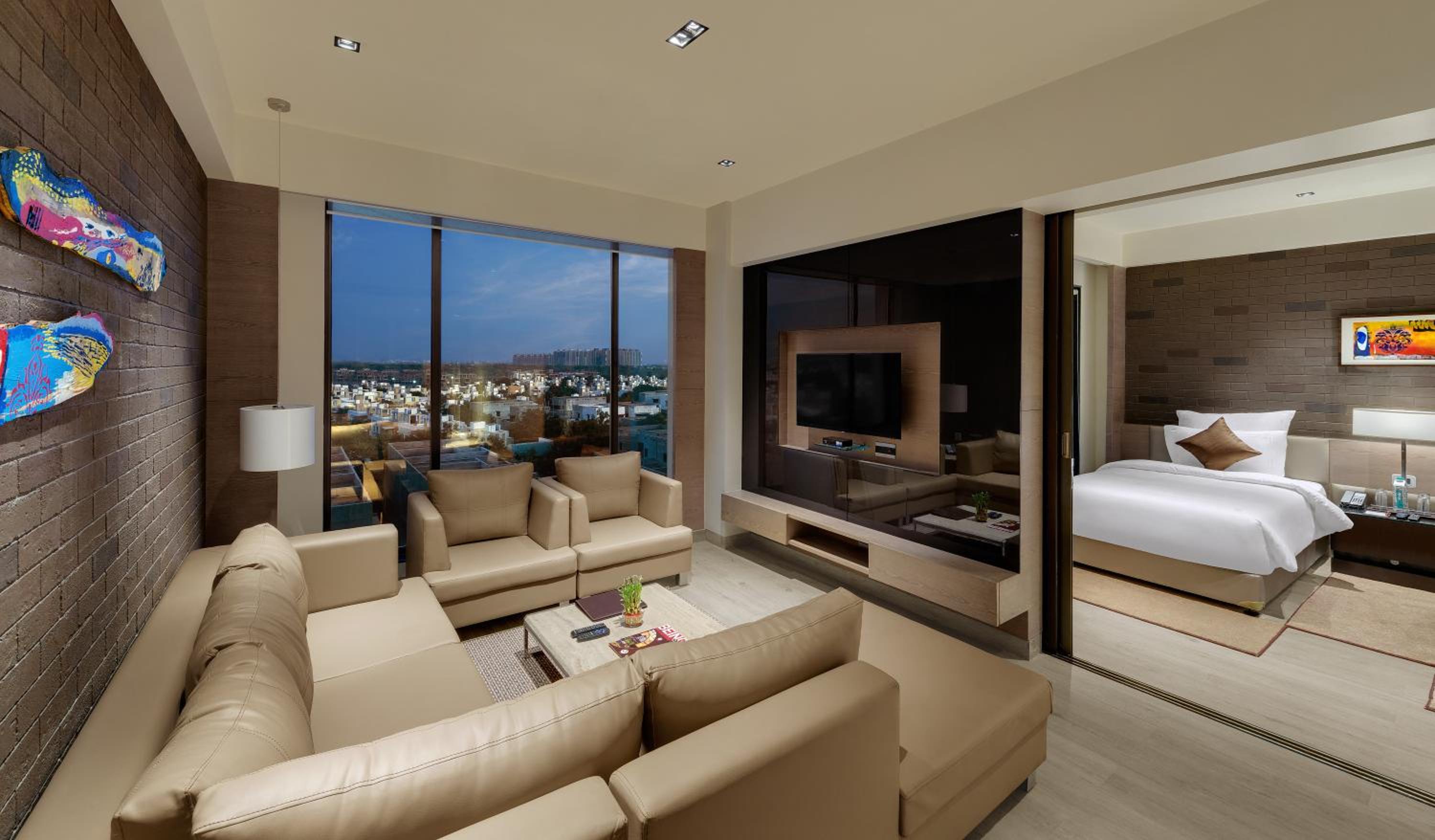 Executive Suite with One Twin Bed - Living Room and Balcony - City or Garden View - Non-Smoking - 15% Discount on Food & Beverages photo 2
