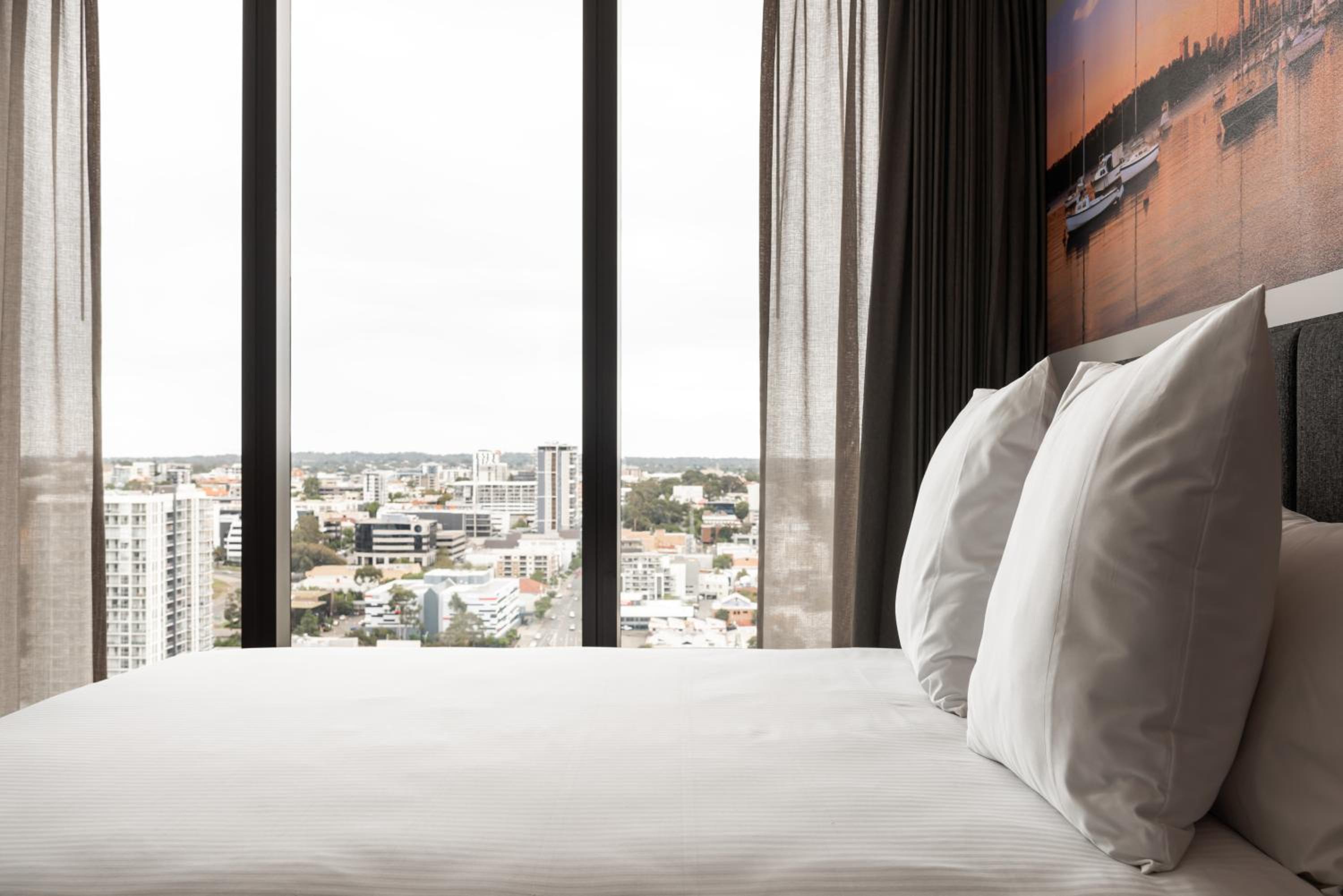 Deluxe Double Room with Two Double Beds - Photo 2